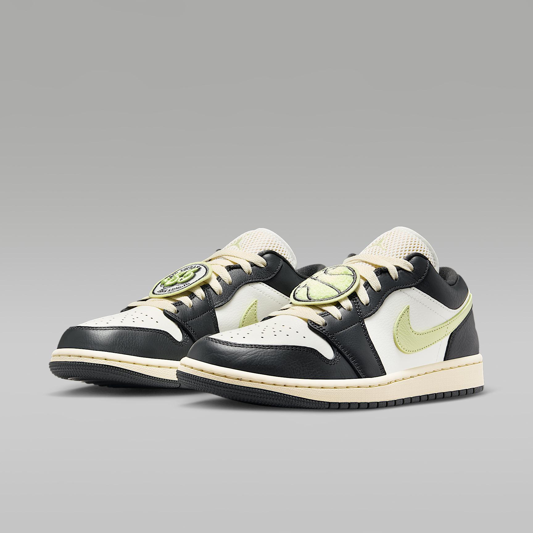 Womens Air Jordan 1 Low SE Shoes | HQ3009-003 Product Image