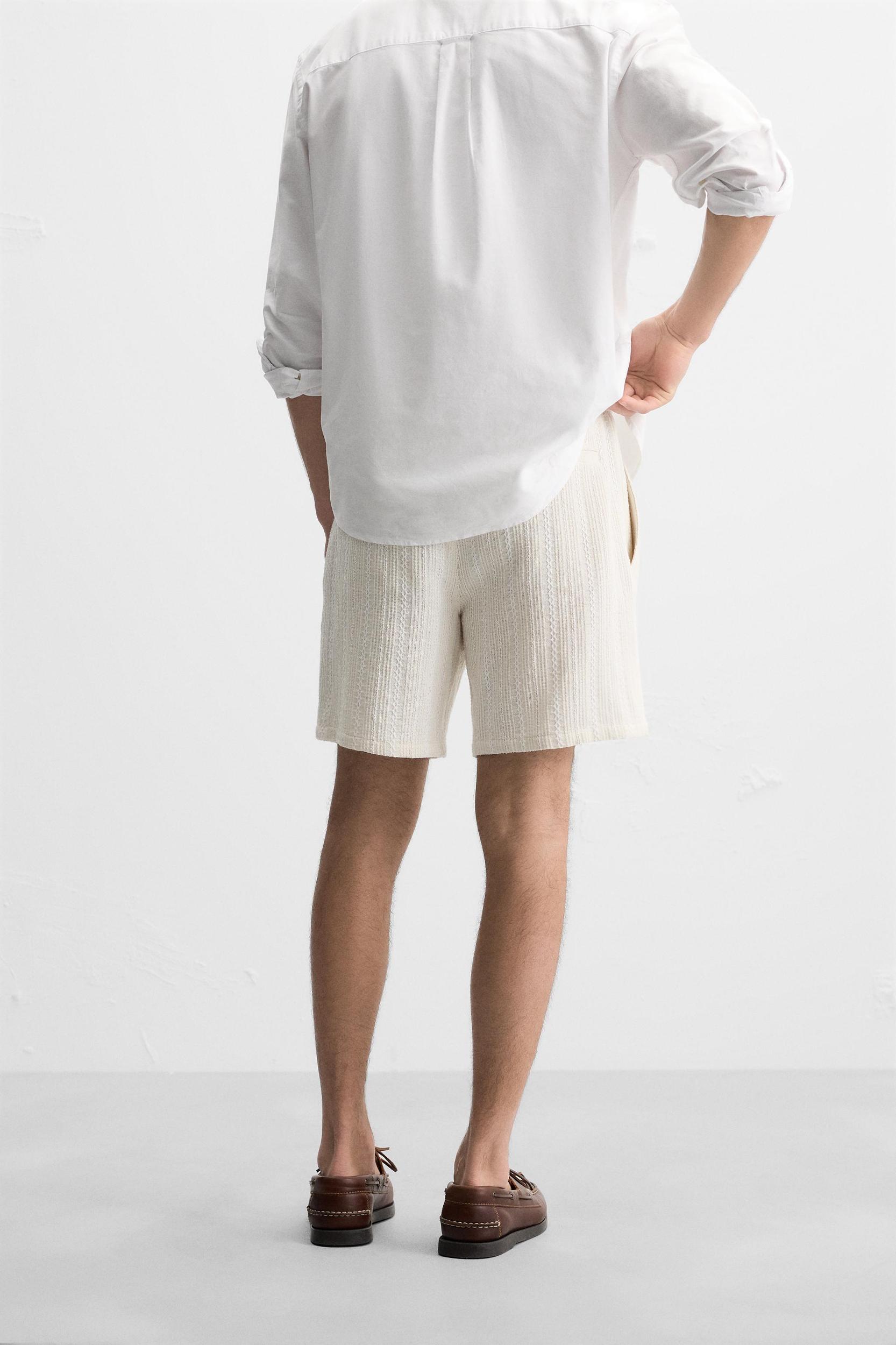 TEXTURED STRIPED SHORTS Product Image