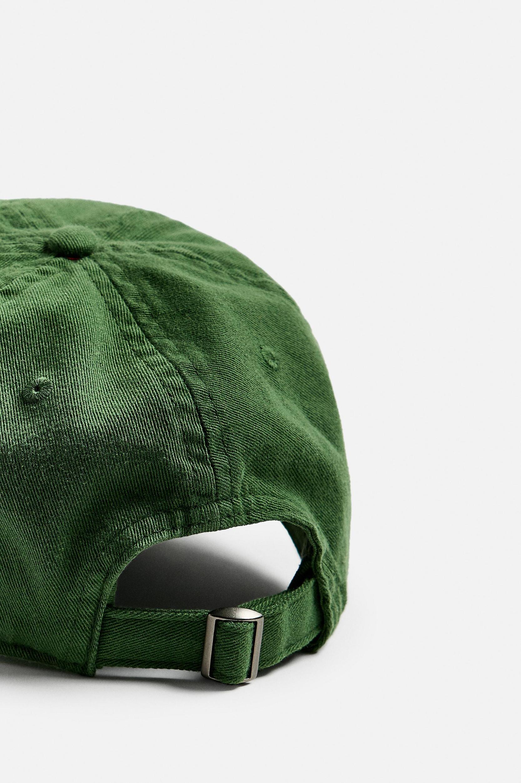 CONTRAST EMBROIDERED CAP Product Image