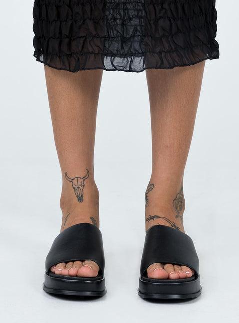Bayshore Sandals Black Product Image