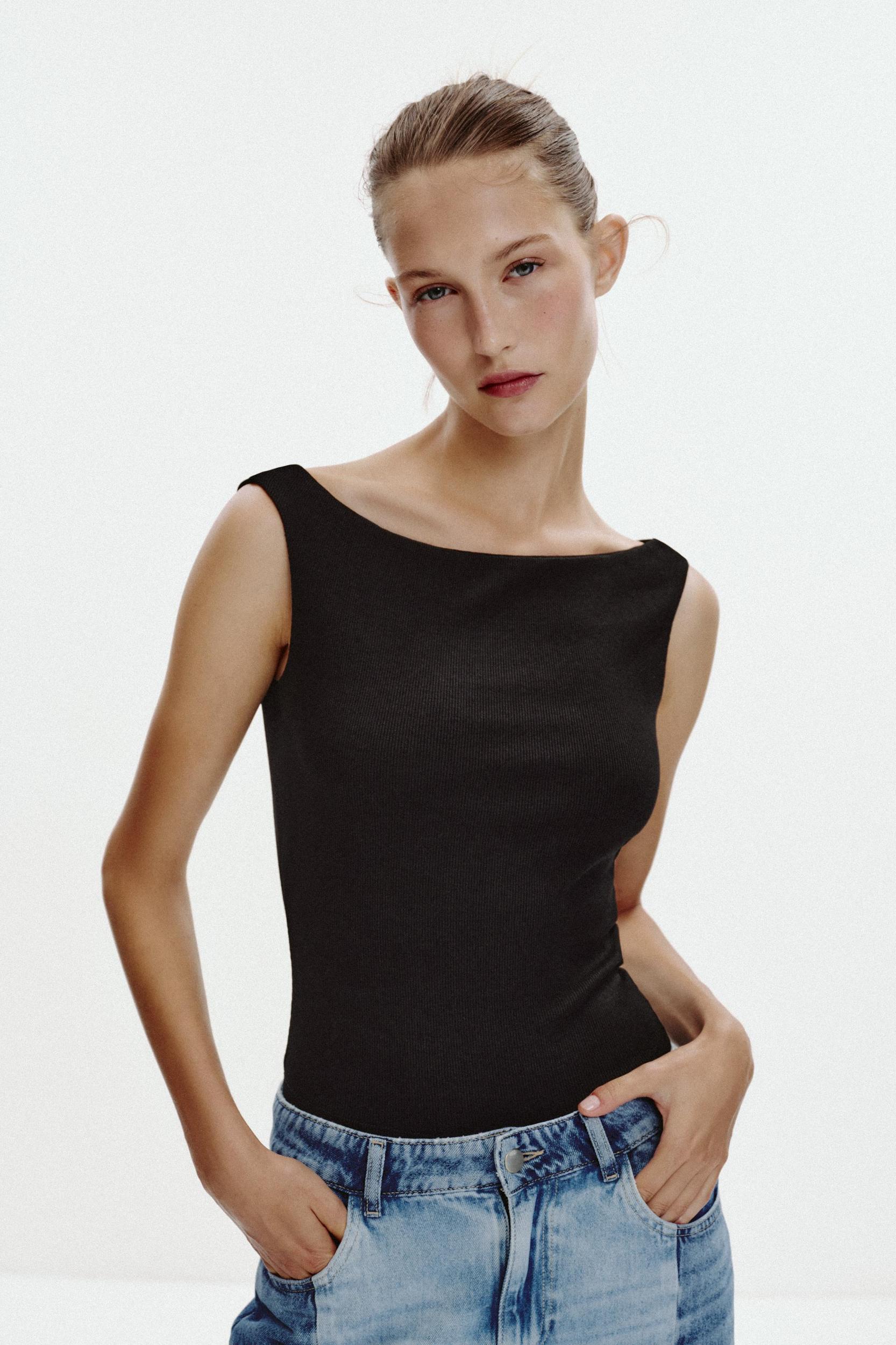 OFF-THE-SHOULDER RIBBED T-SHIRT Product Image