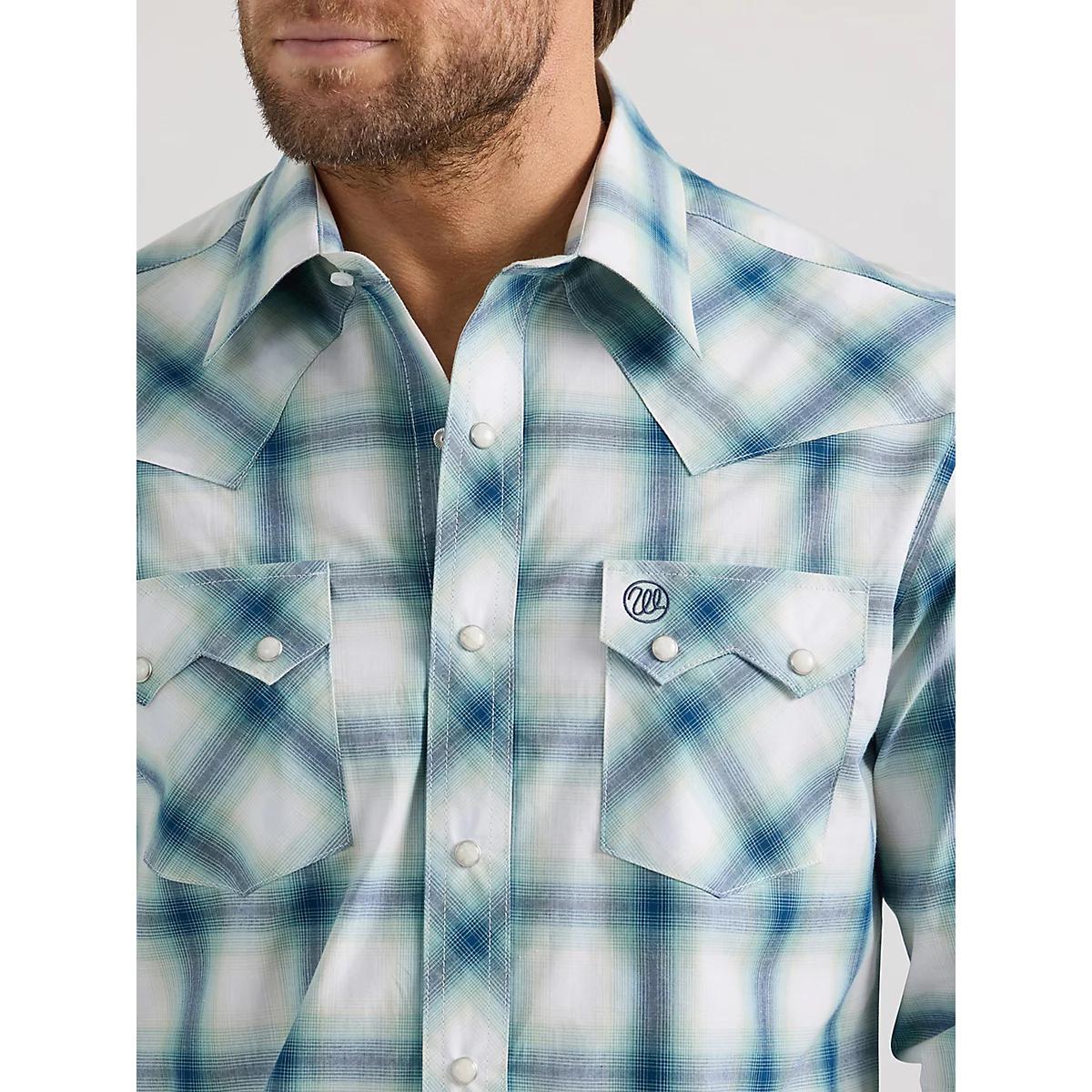 Men's Wrangler Retro® Long Sleeve Sawtooth Snap Pocket Western Shirt in Cherry Product Image