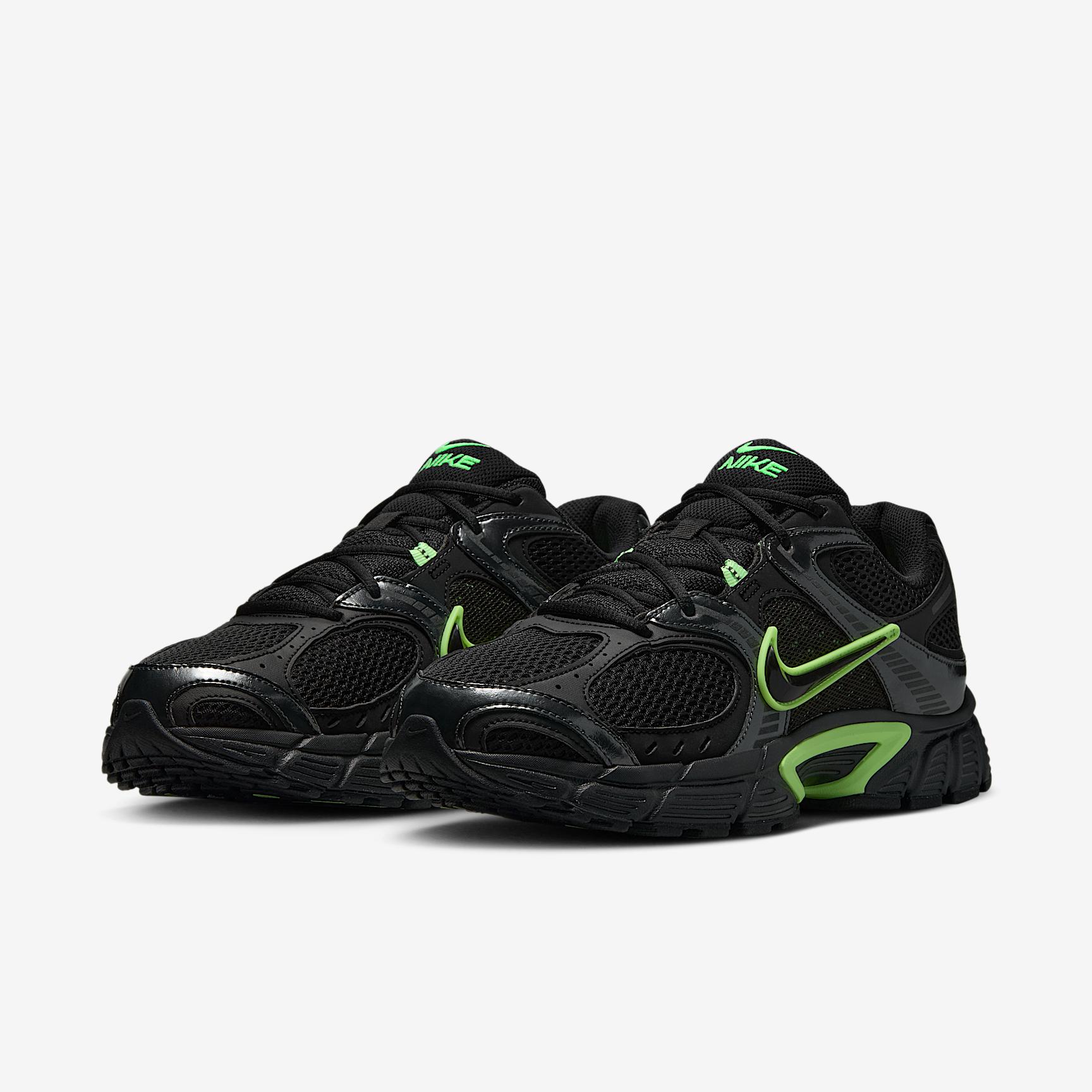 Nike Men's V5 RNR Shoes Product Image