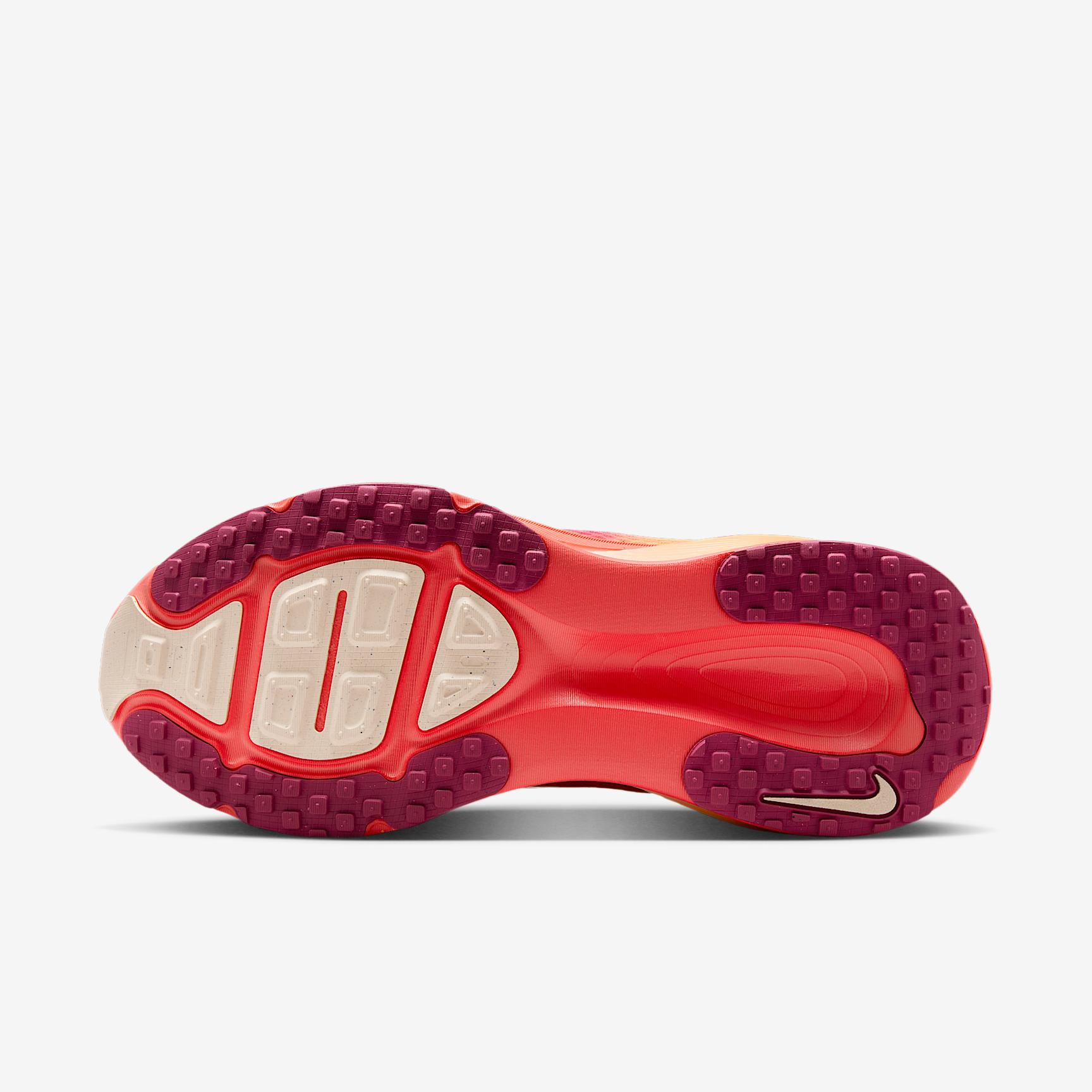 Nike Womens Vomero 18 SE Road Running Shoes | HQ2585-800 Product Image