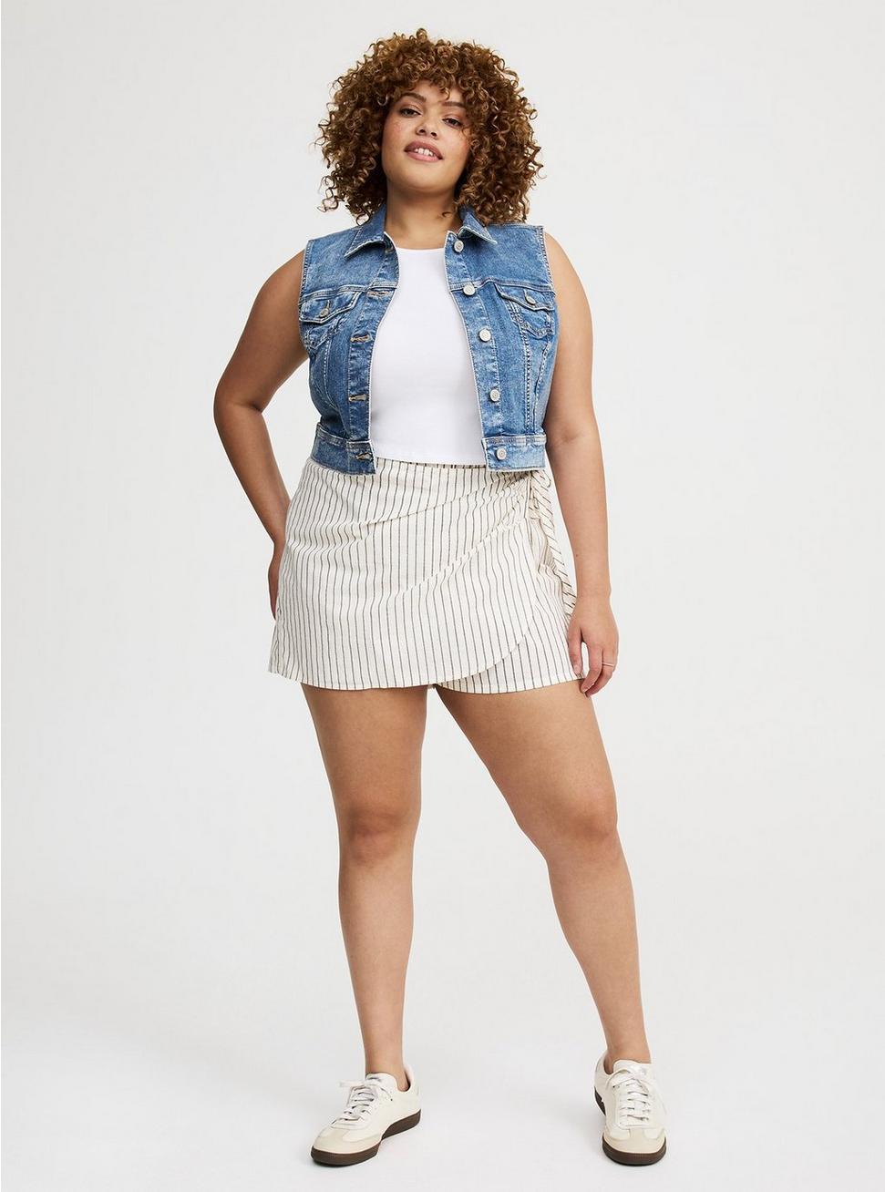 Cropped Denim Vest Product Image