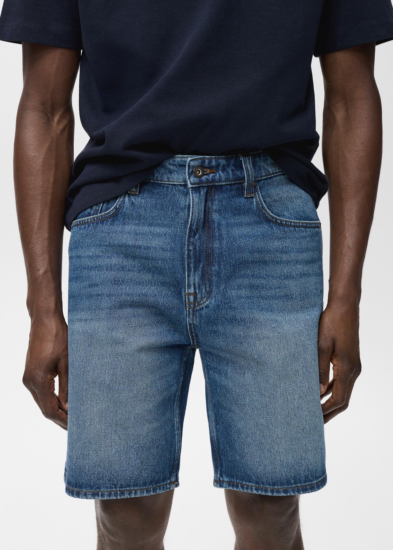 Regular-fit denim shorts - Men | MANGO USA Product Image