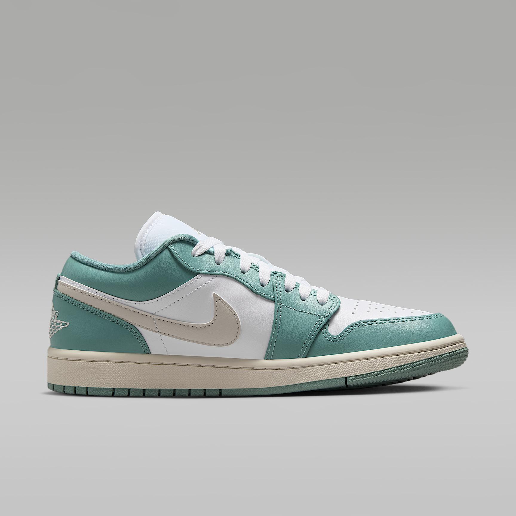 Womens Air Jordan 1 Low Shoes | DC0774-138 Product Image