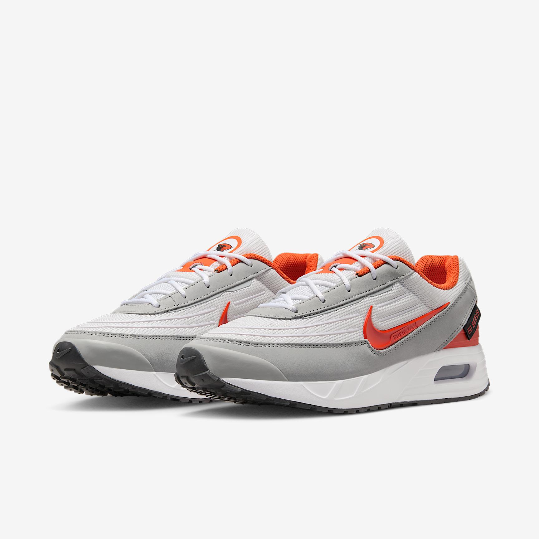 Nike College Air Max Verse (Oregon State) Men's Shoes Product Image