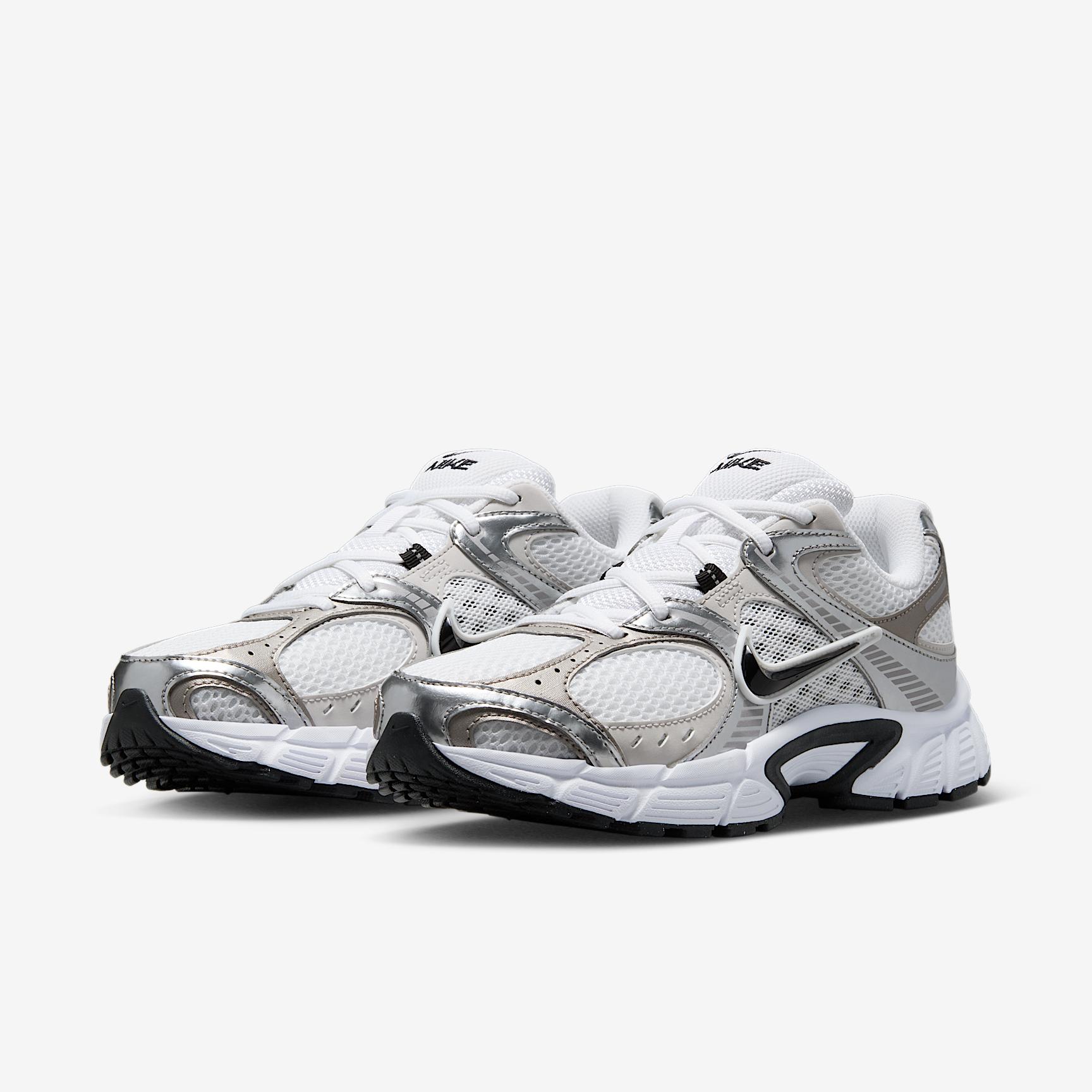 Nike Womens V5 RNR Shoes with Reflective Accents | HQ7901-107 Product Image