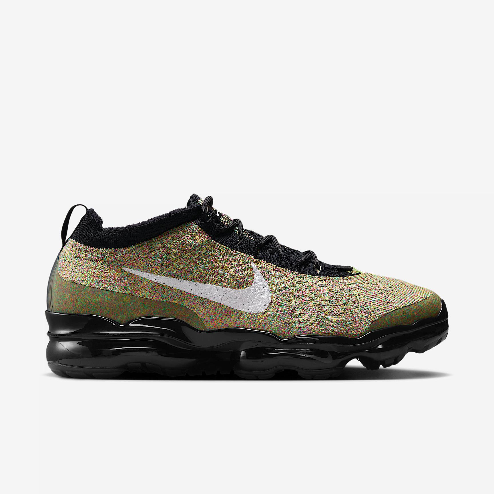 Nike Men's Air VaporMax 2023 Flyknit Shoes Product Image
