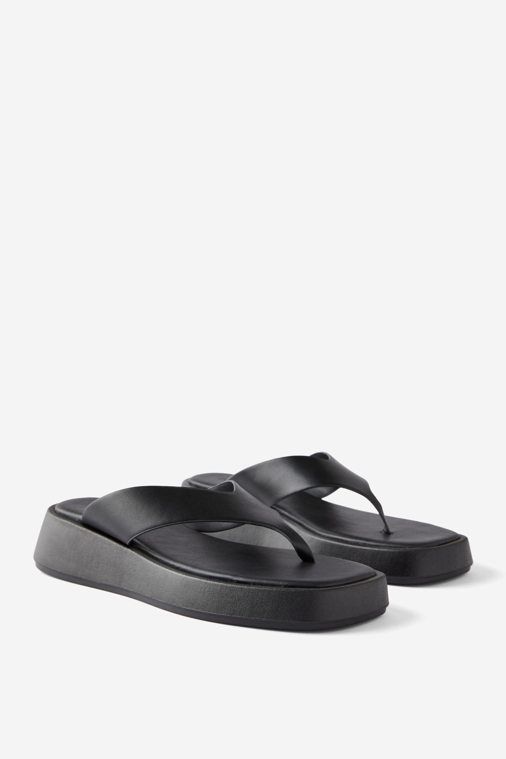Byron Flatform Sandal Product Image
