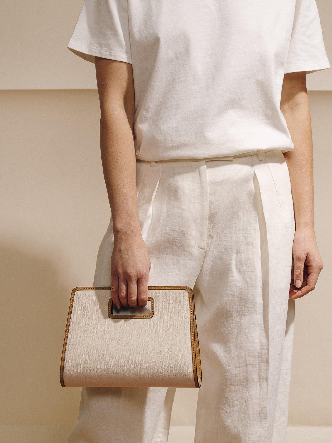 The Retro Clutch in Canvas Product Image