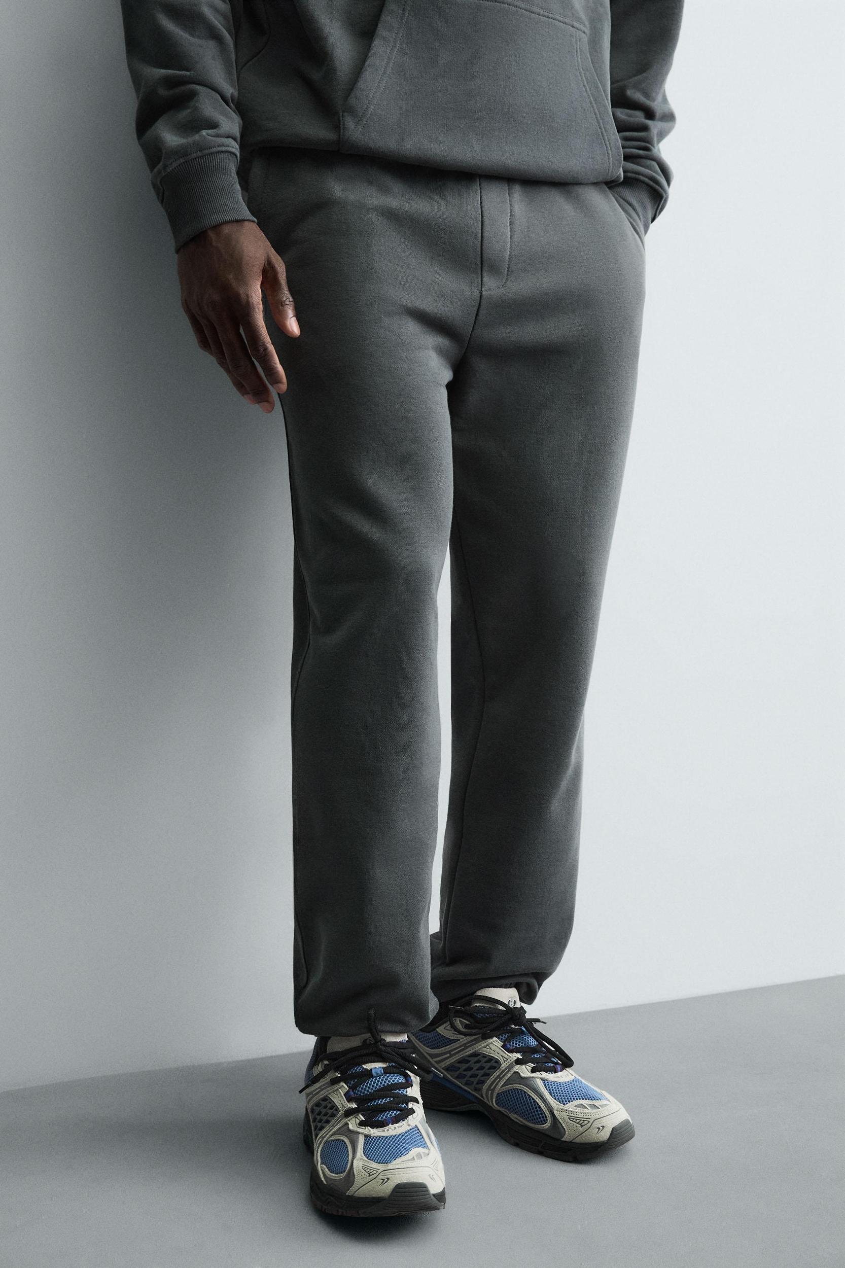 RELAXED FIT JOGGING PANTS Product Image