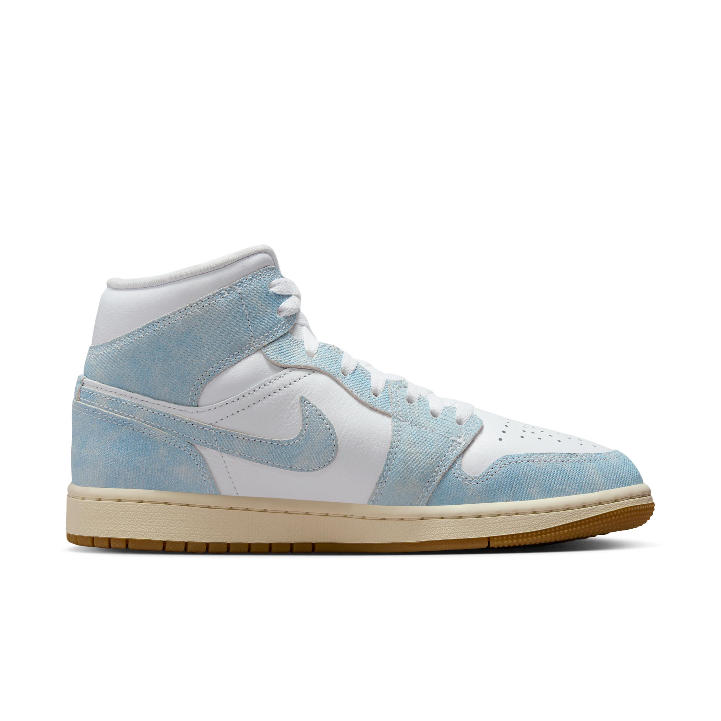 Jordan Womens Jordan Retro 1 Mid SE - Womens Basketball Shoes Worn Blue/Light Gum/White Product Image
