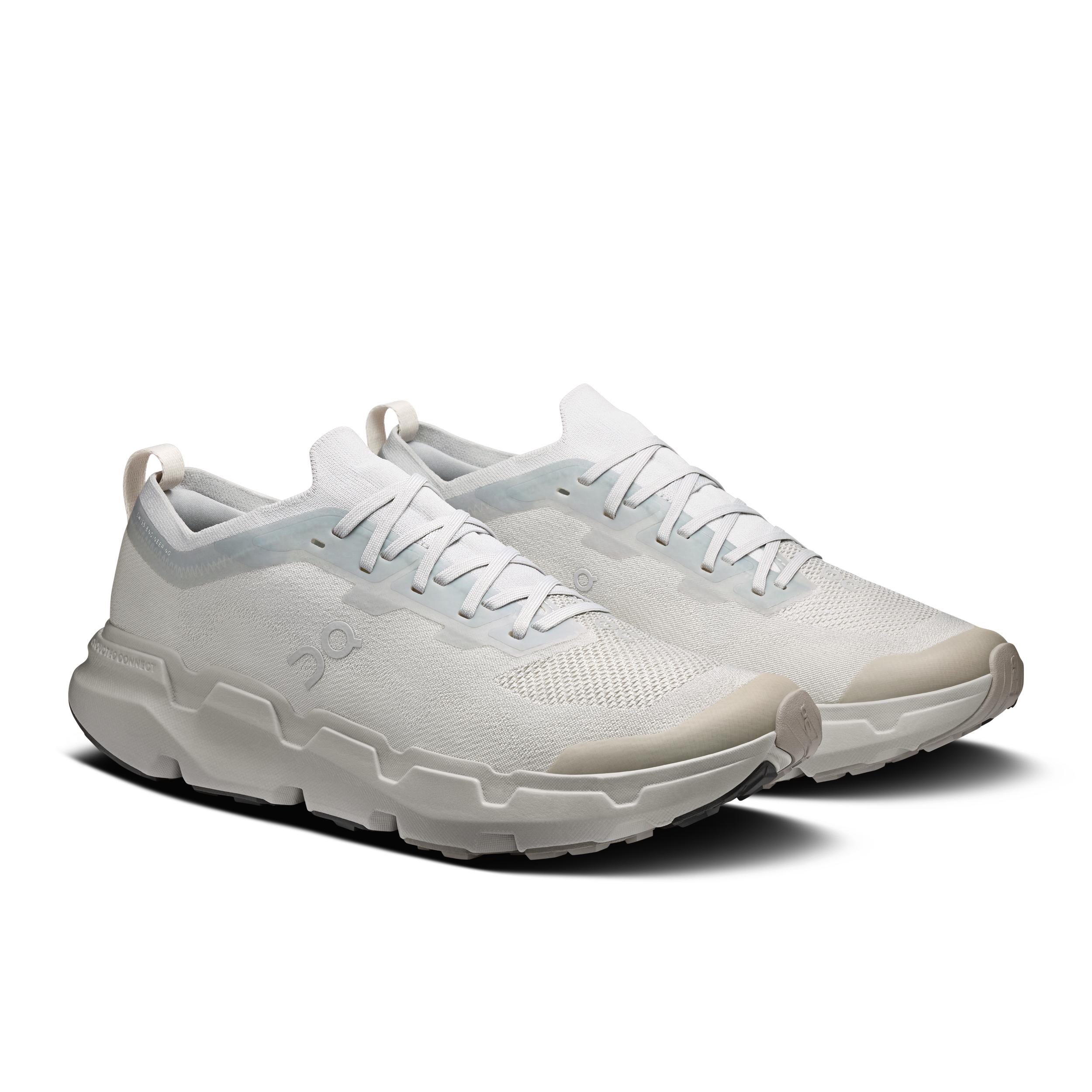 The Cloudsoma: Men's Natural-Sensation Trail Running Shoe Product Image