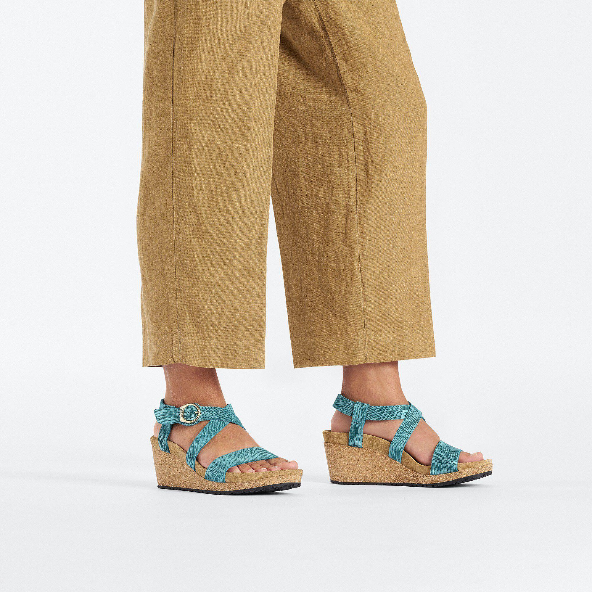 Sibyl Ring-Buckle Nubuck Leather Embossed Product Image