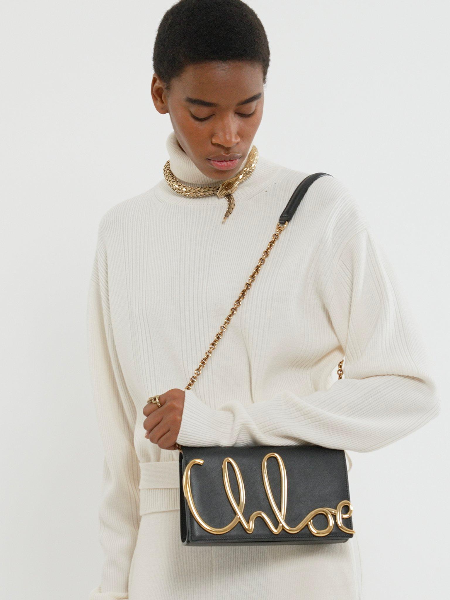 The Chloé Iconic crossbody bag in soft leather Product Image