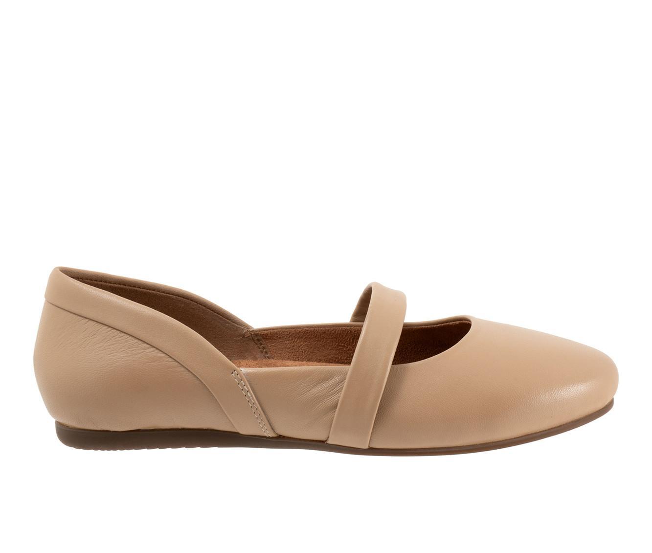 Women's Softwalk Samara Flats Product Image