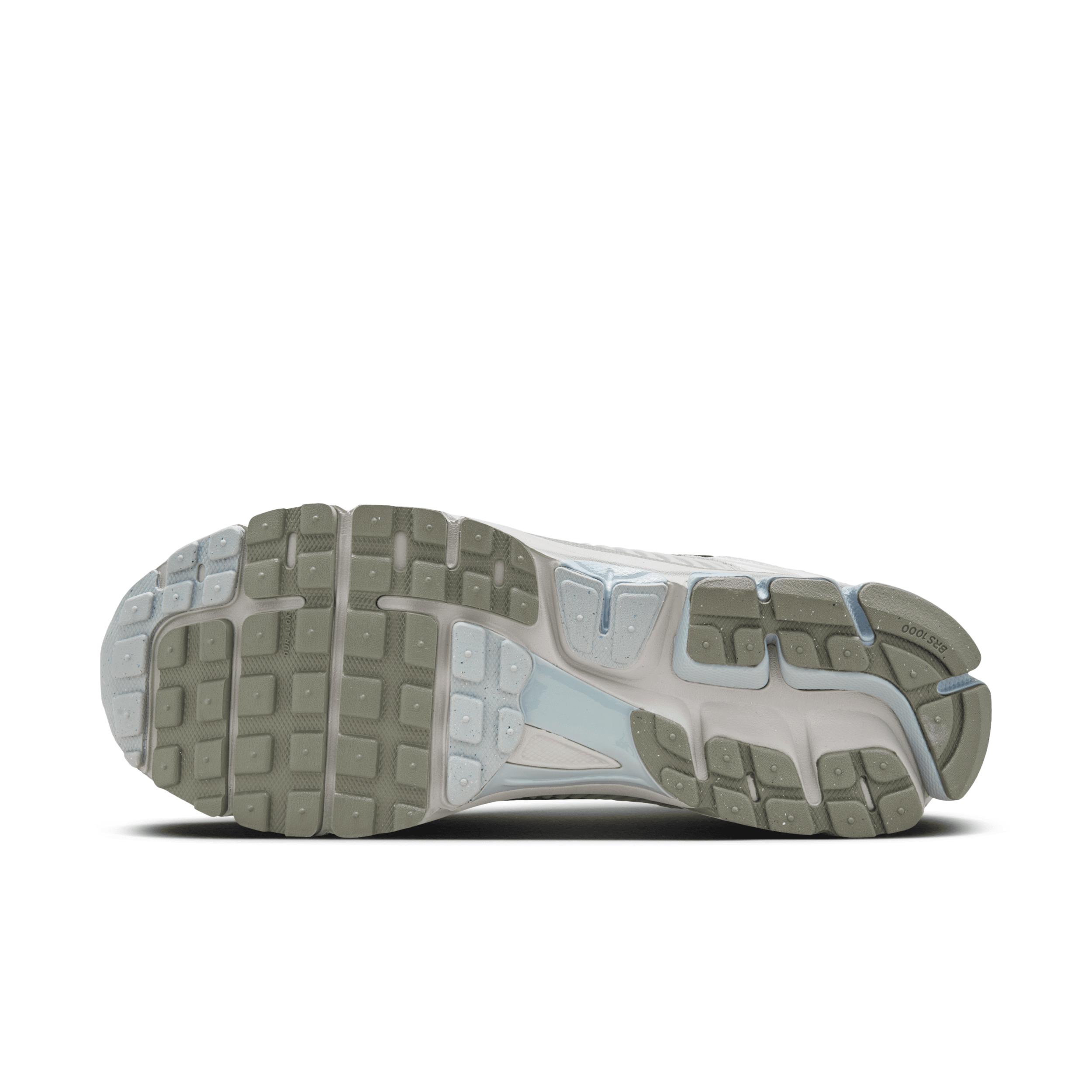 Nike Men's Zoom Vomero 5 SE Shoes Product Image