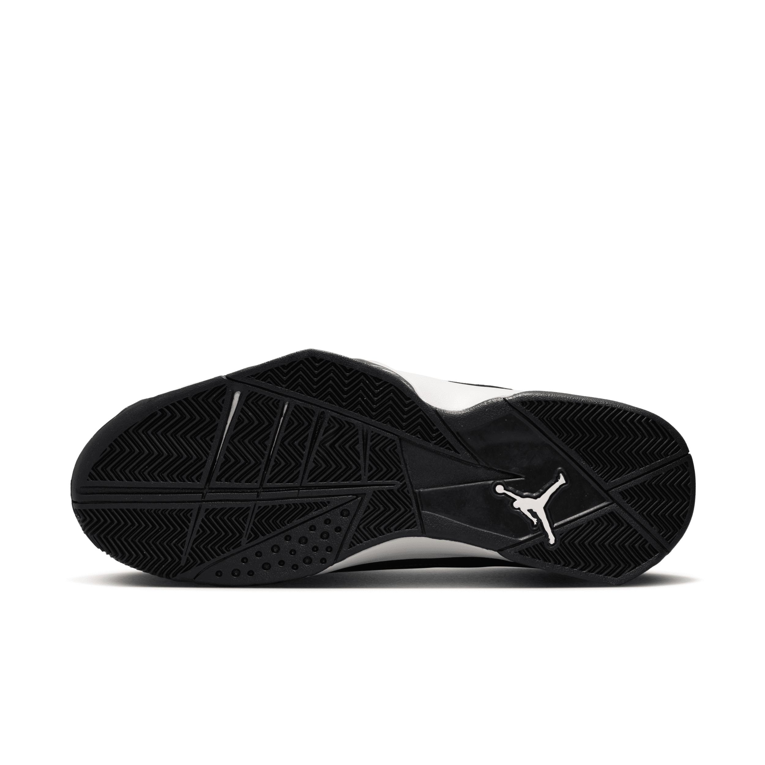 Jordan Mens True Flight Basketball Shoes Product Image