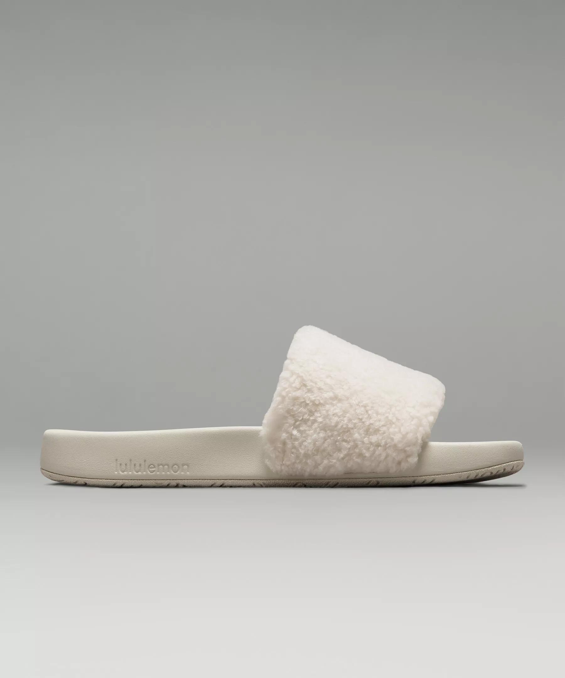 Women's Fleece Restfeel Slide Product Image