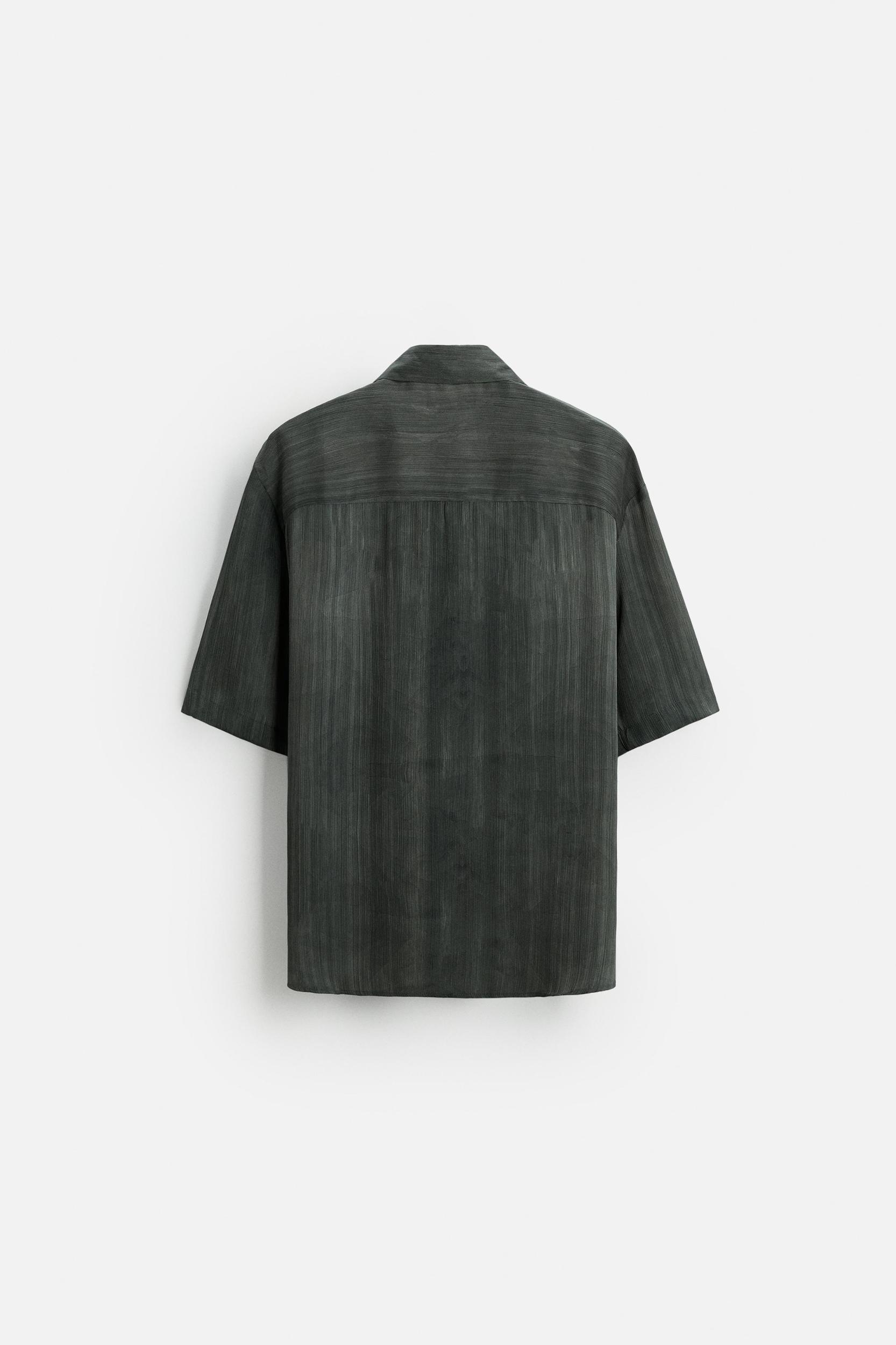BLURRED PRINT SHIRT Product Image