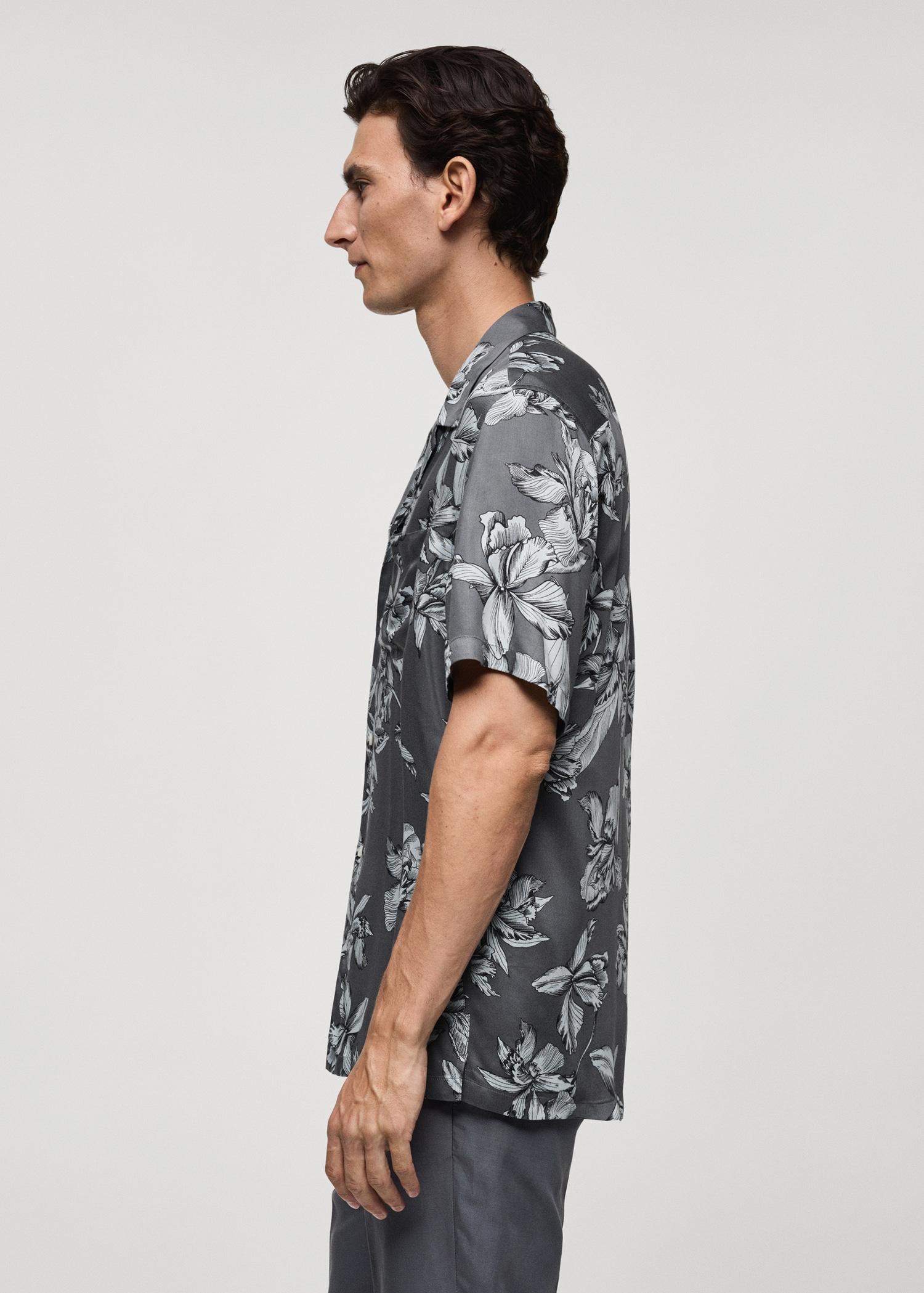 Regular-fit Hawaiian-print shirt - Men | MANGO USA Product Image