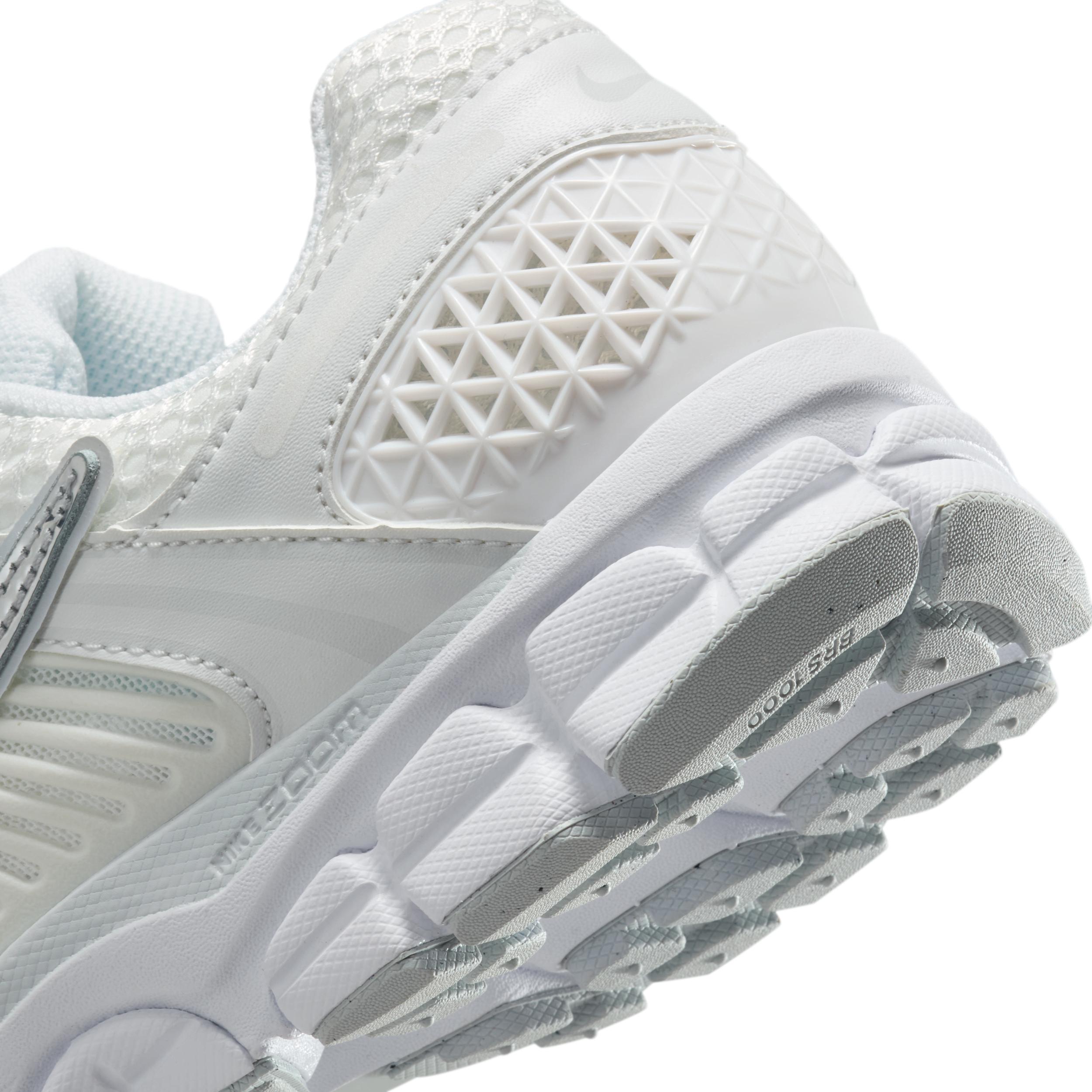 Nike Women's Zoom Vomero 5 Shoes Product Image