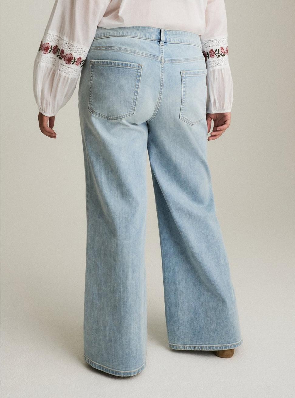 Festi Baggy Low-Rise Wide Leg Jean Product Image