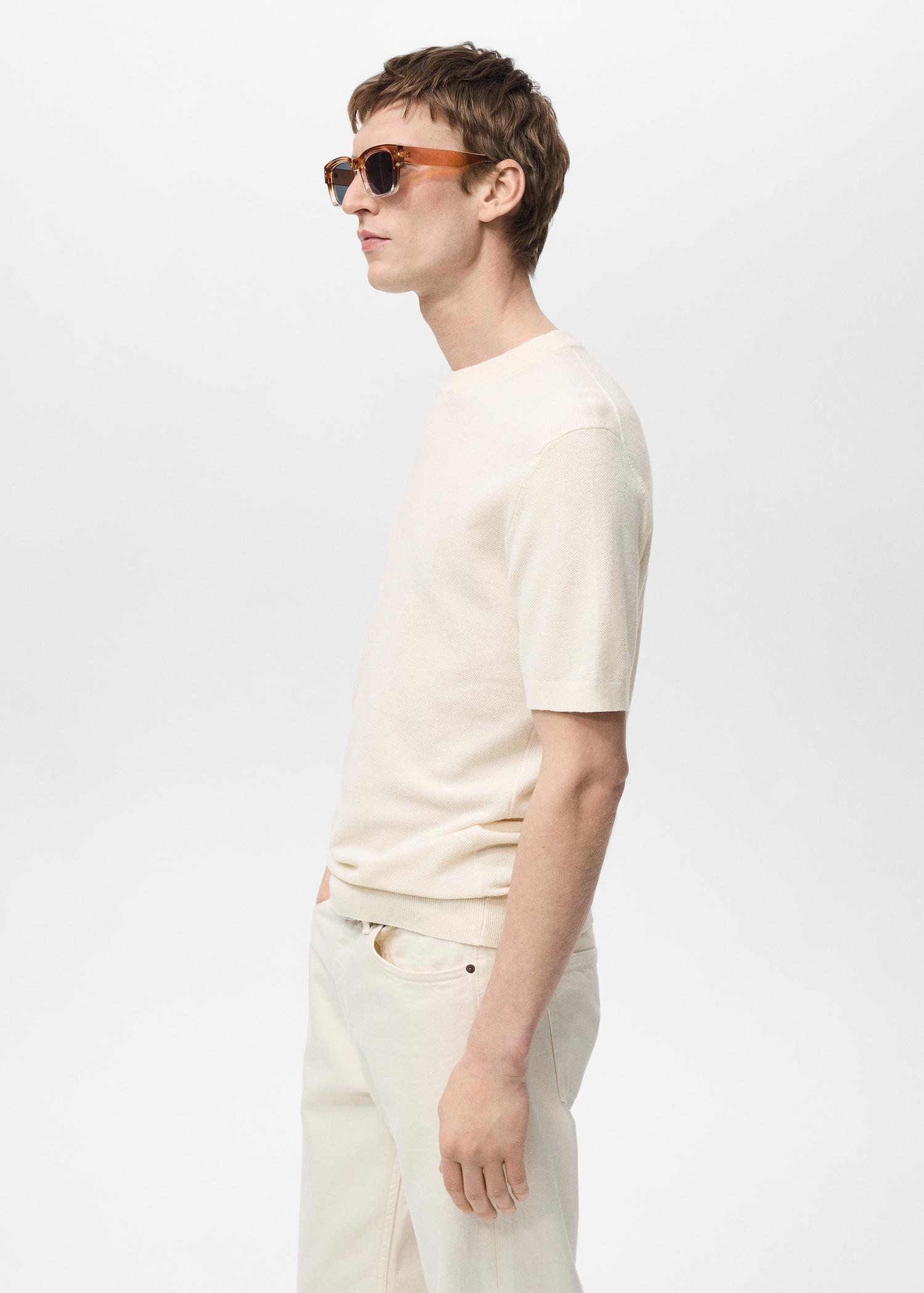 Cotton fine-knit t-shirt - Men | MANGO USA Product Image