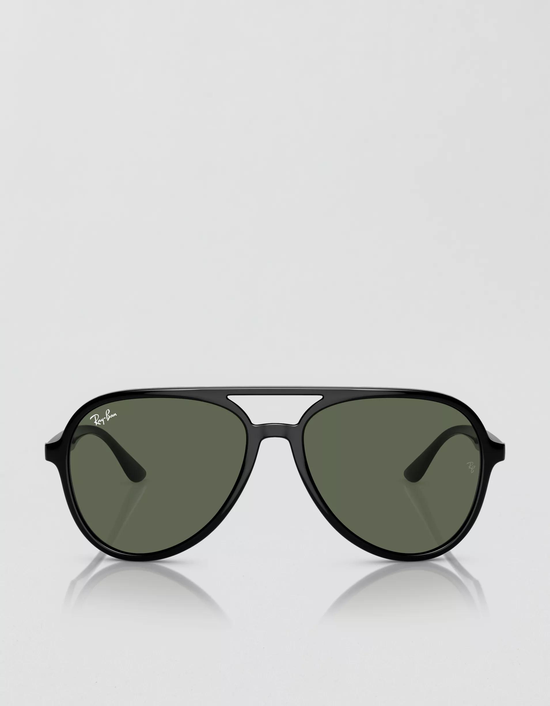 Ray-Ban Aviator Sunglasses Product Image