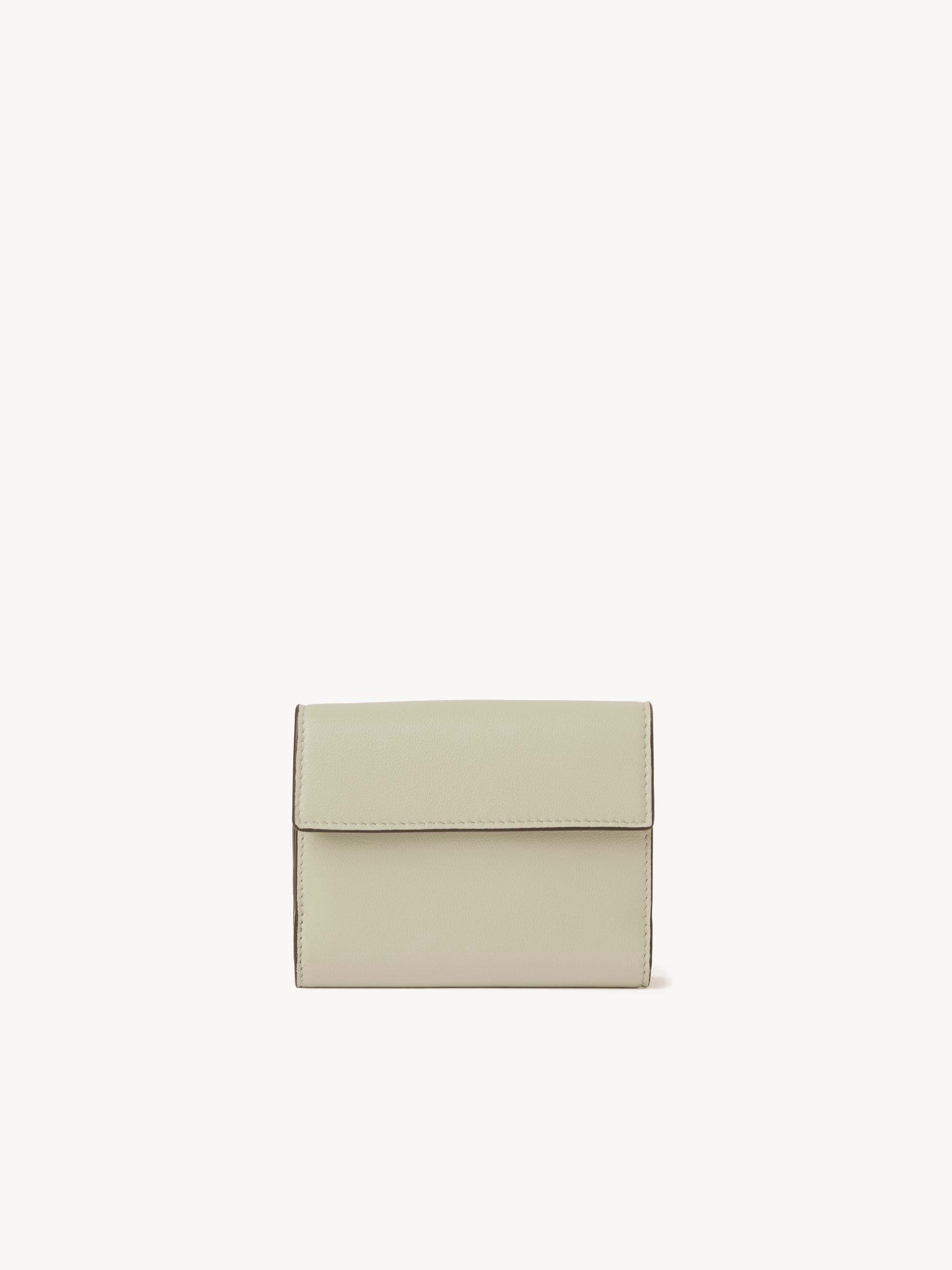 Small Envelope tri-fold in grained leather Product Image
