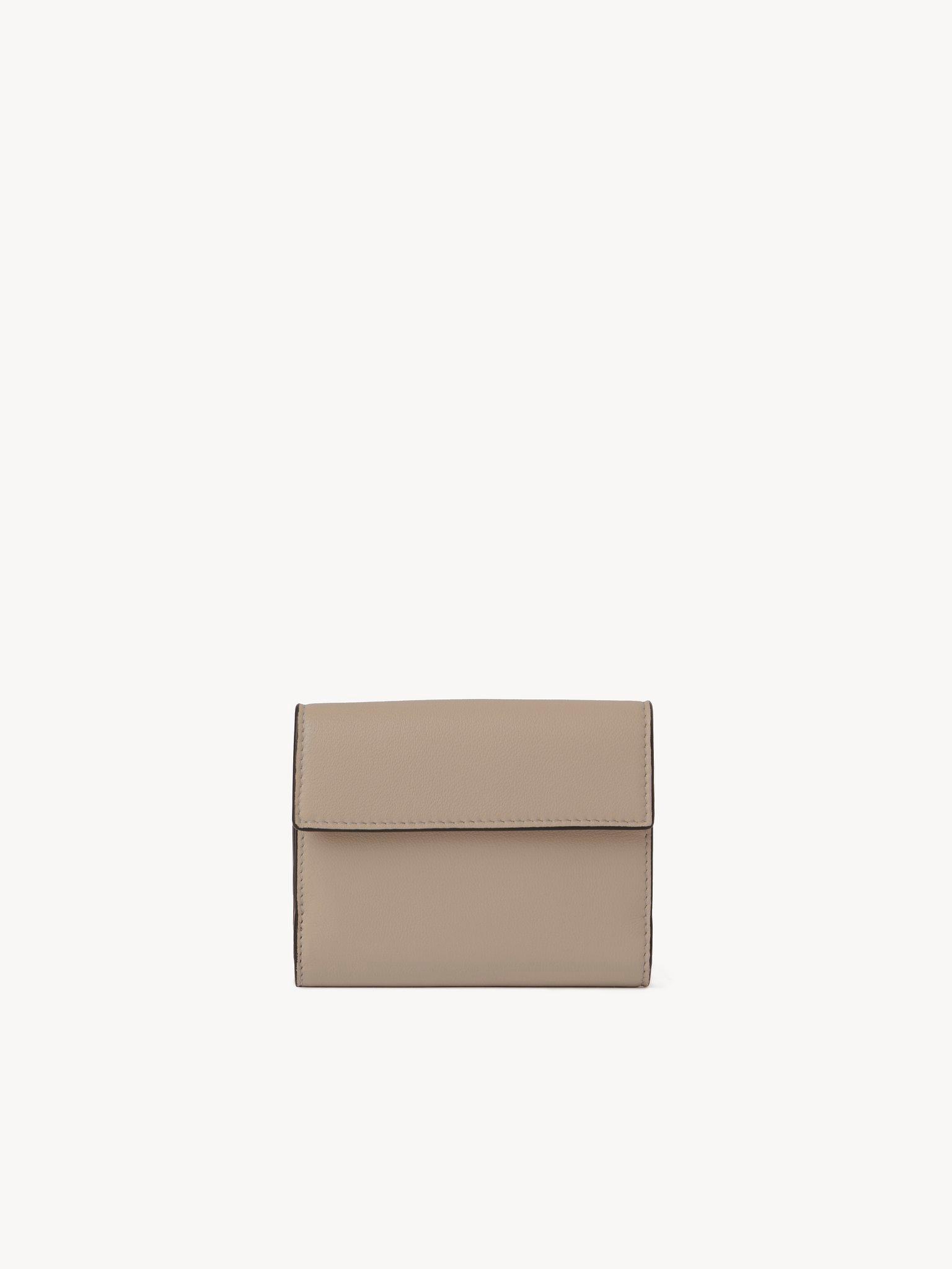 Small Envelope tri-fold in grained leather Product Image