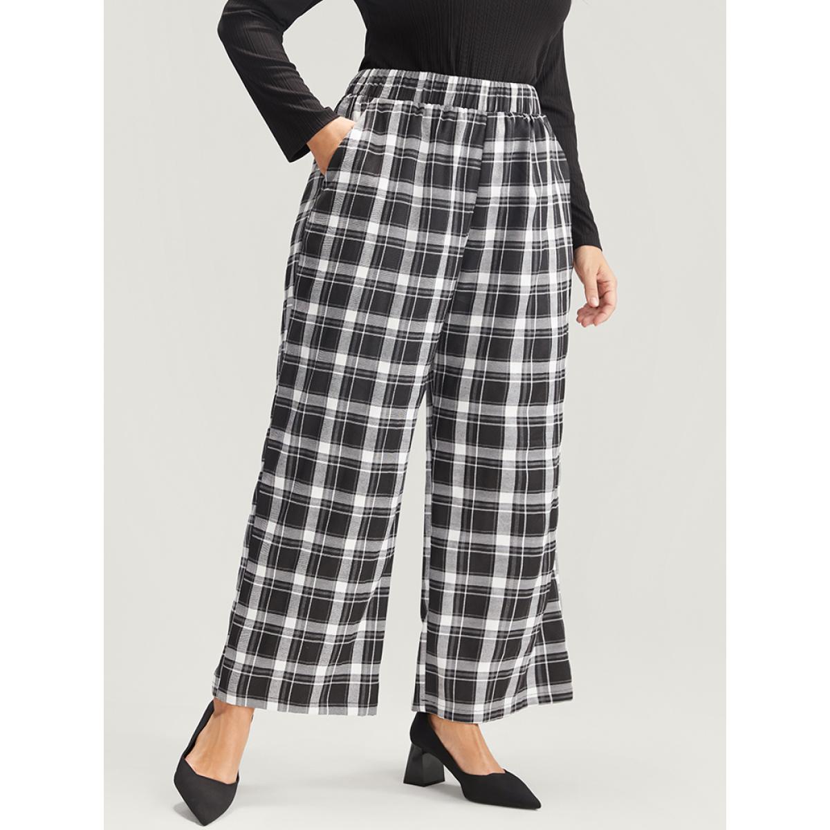 Plus Size Plaid Elastic Waist Pocket Pants Women Black Casual Mid Rise Dailywear Pants BloomChic 22-24/3X Product Image