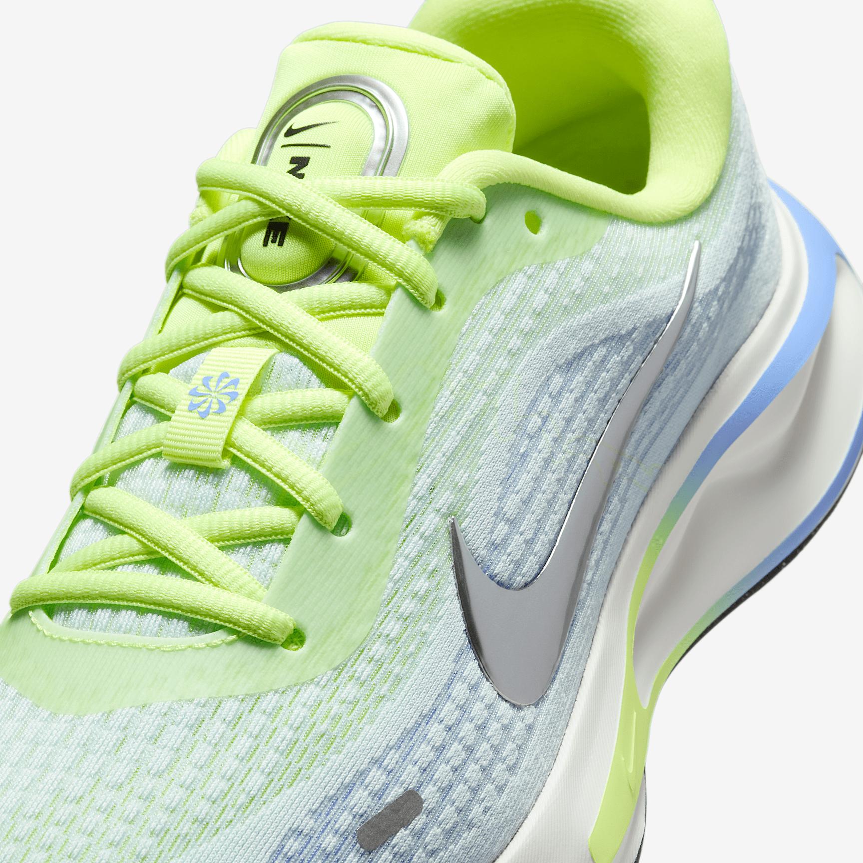 Nike Women's Journey Run Road Running Shoes Product Image