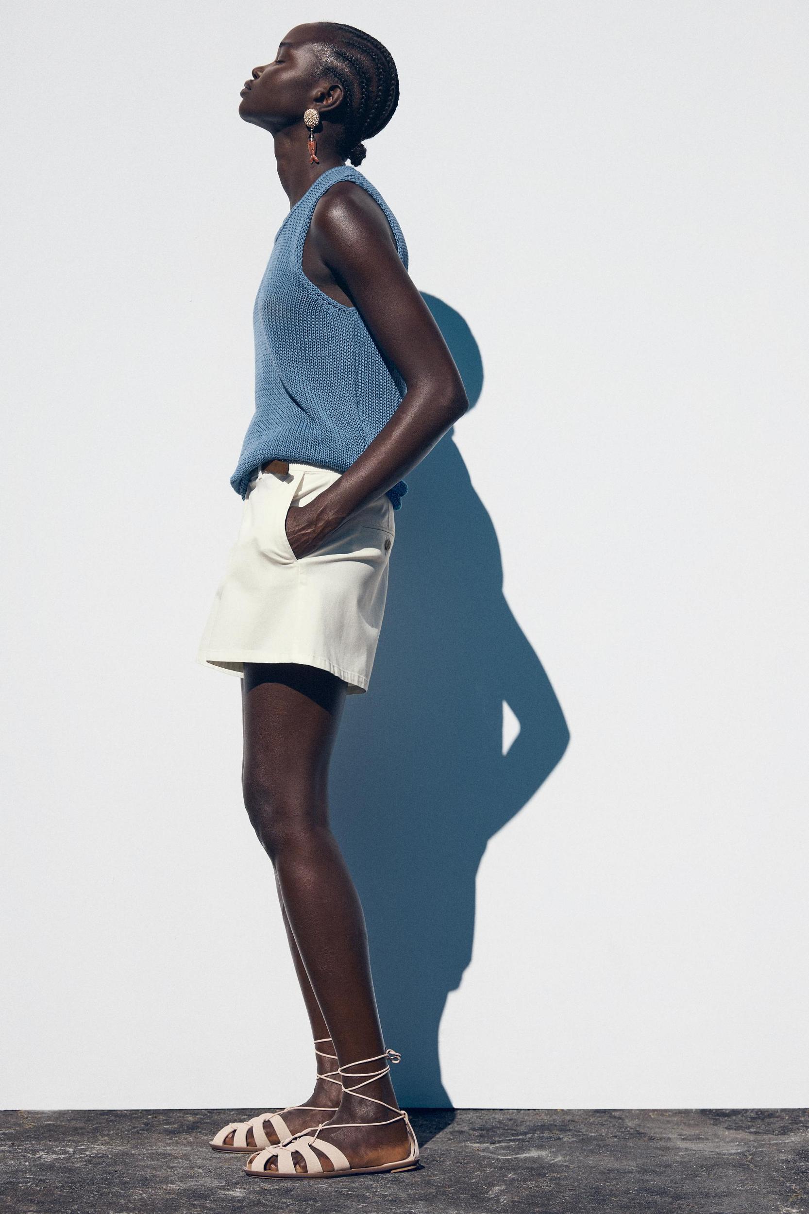 PLEATED SHORTS WITH BELT Product Image