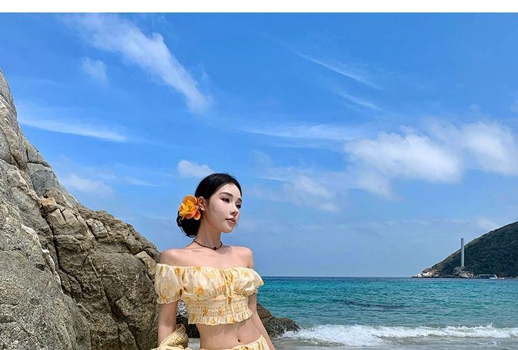 Set: Off-Shoulder Floral Print Shirred Crop Blouse + Low Rise Lace Trim Paneled Midi A-Line Skirt Product Image