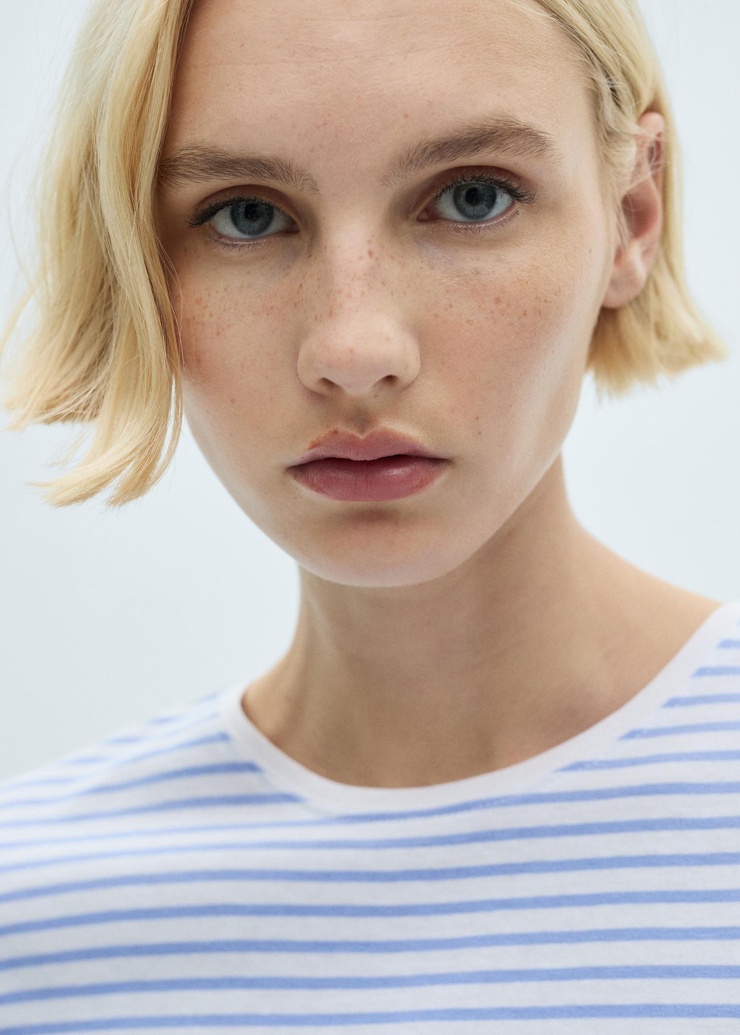 Striped short-sleeved t-shirt - Women | MANGO USA Product Image