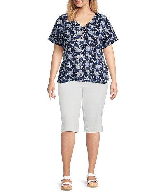 Intro Plus Size Rivet Trim Flower Skimmer Denim Pull-On Shorts Product Image