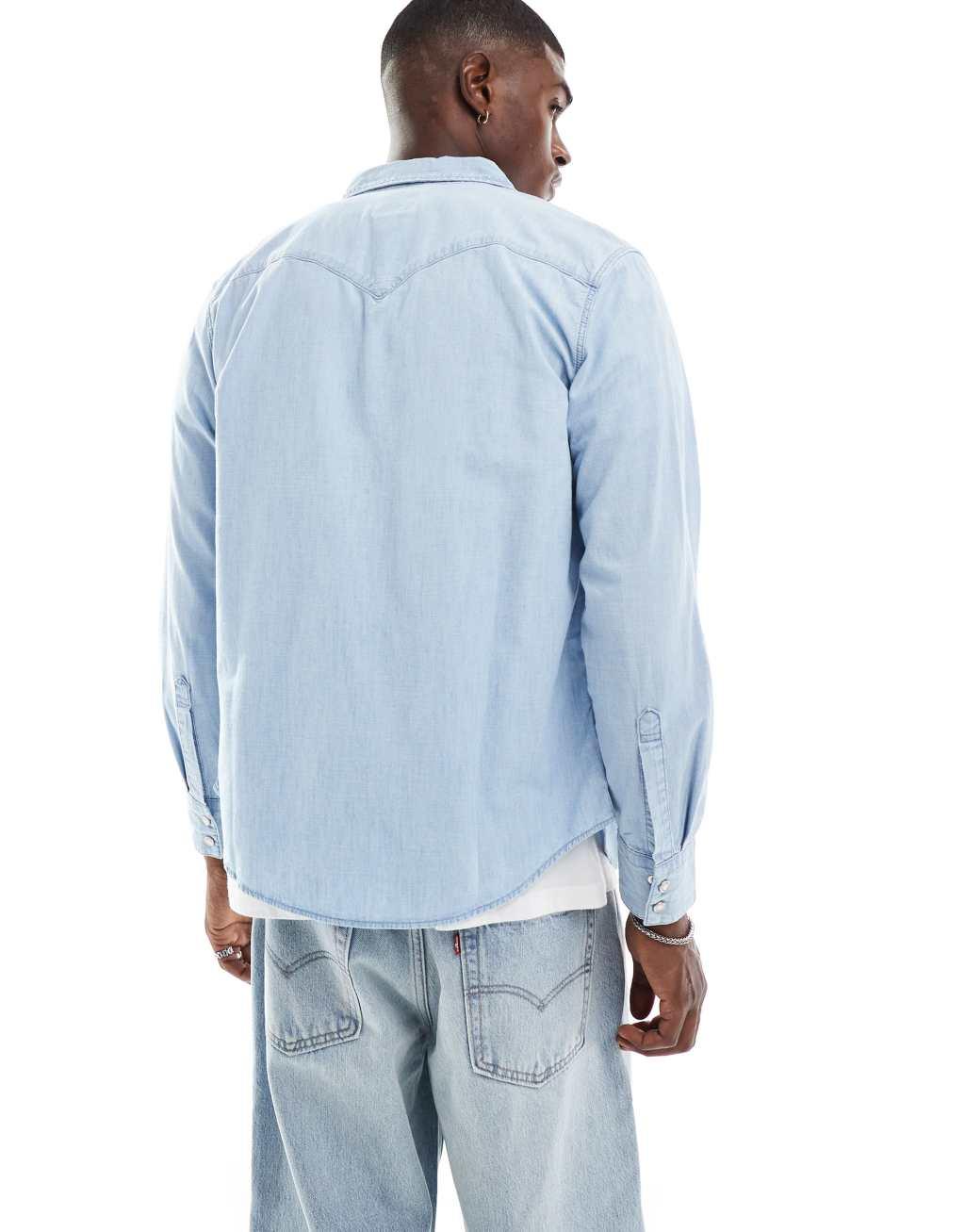 Levi's Barstow western chambray denim shirt regular fit in light wash Product Image