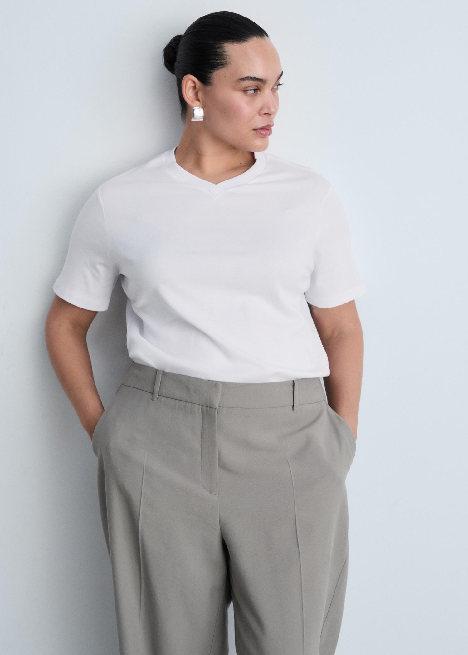 V-neck cotton T-shirt - Women | MANGO USA Product Image