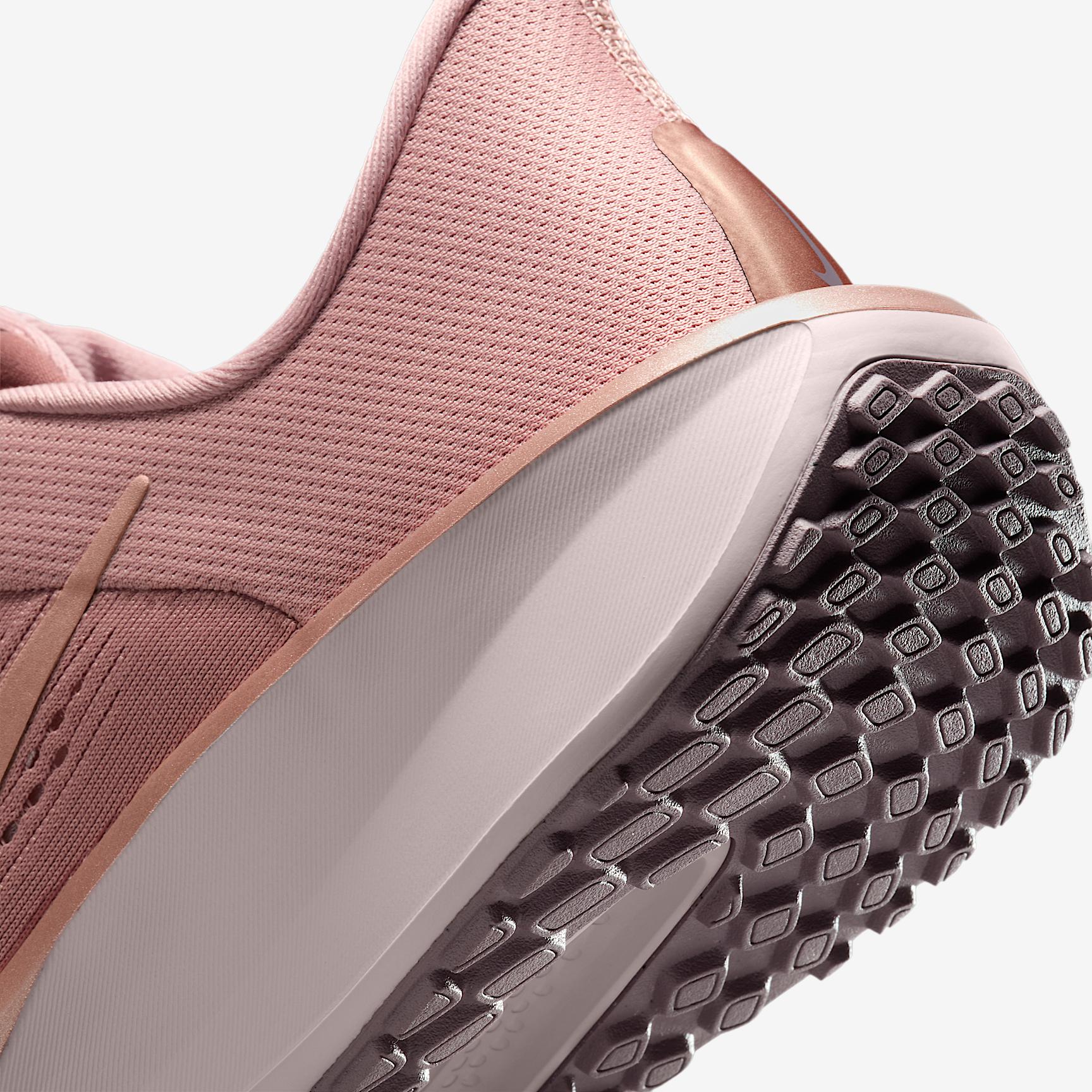 Nike Quest 6 Women's Road Running Shoes Product Image