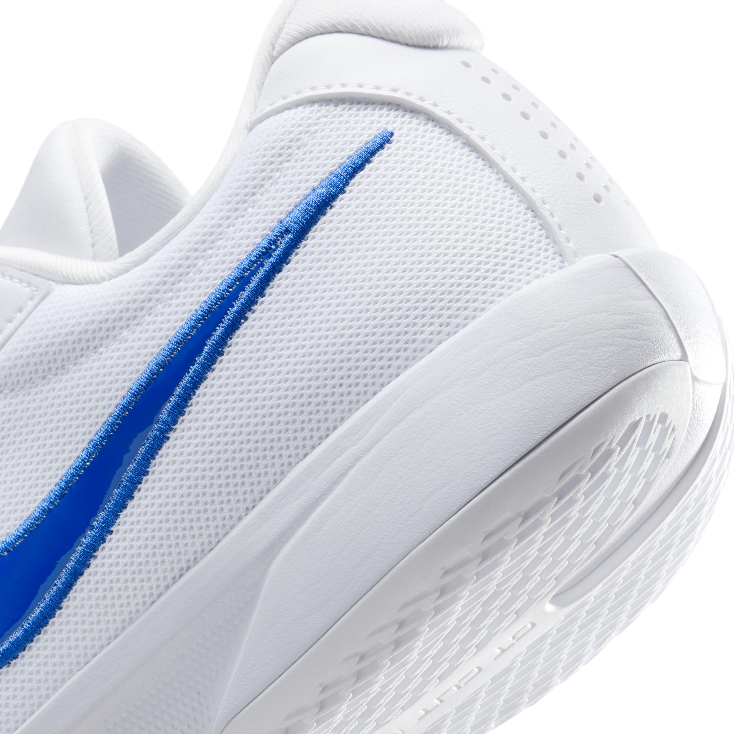 Nike Men's G.T. Cut Academy Basketball Shoes Product Image