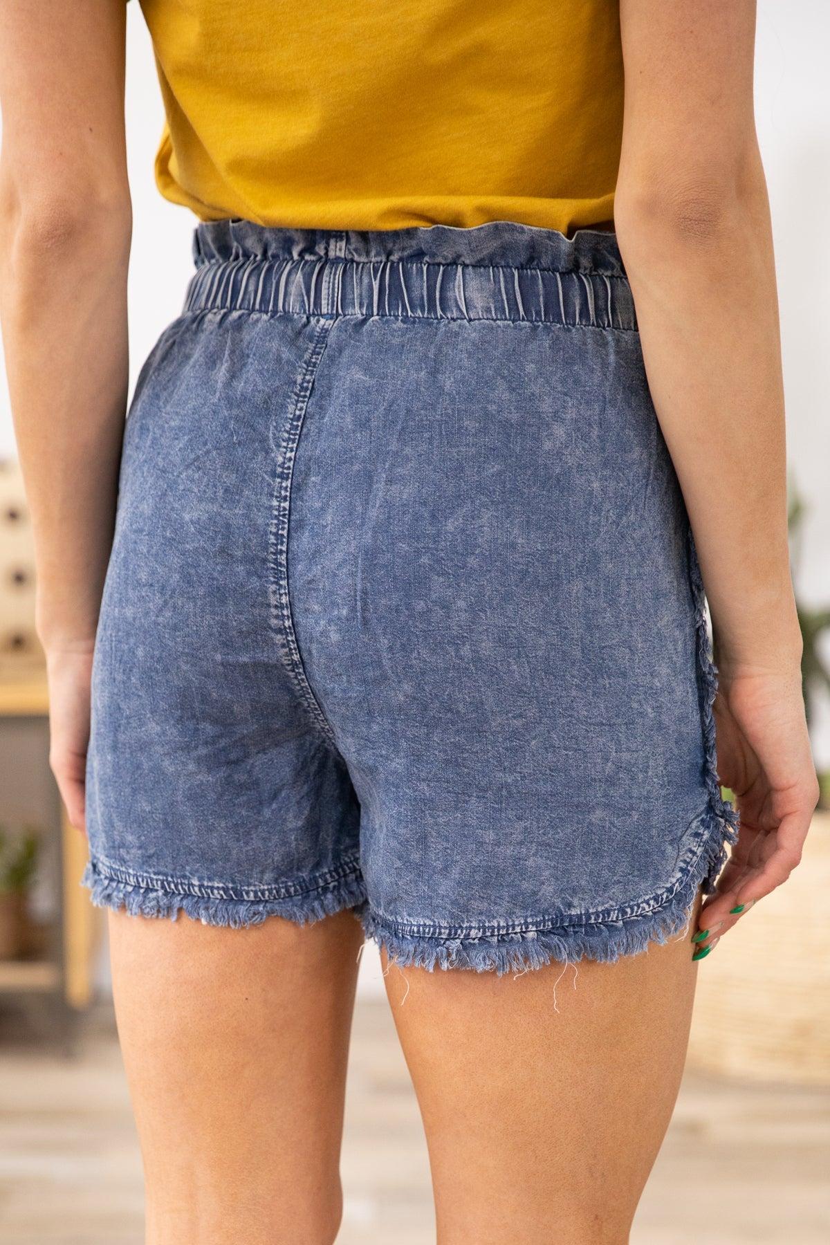 Medium Wash Fray Hem Elastic Waist Shorts Product Image