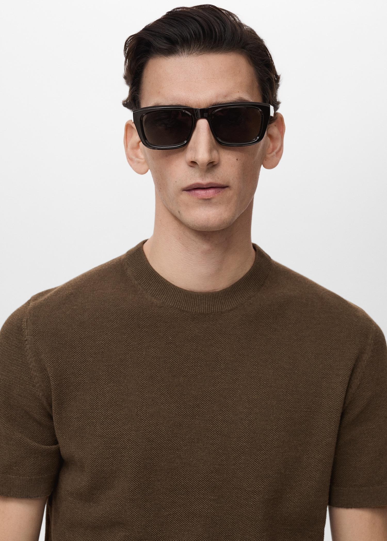 Cotton fine-knit t-shirt - Men | MANGO USA Product Image