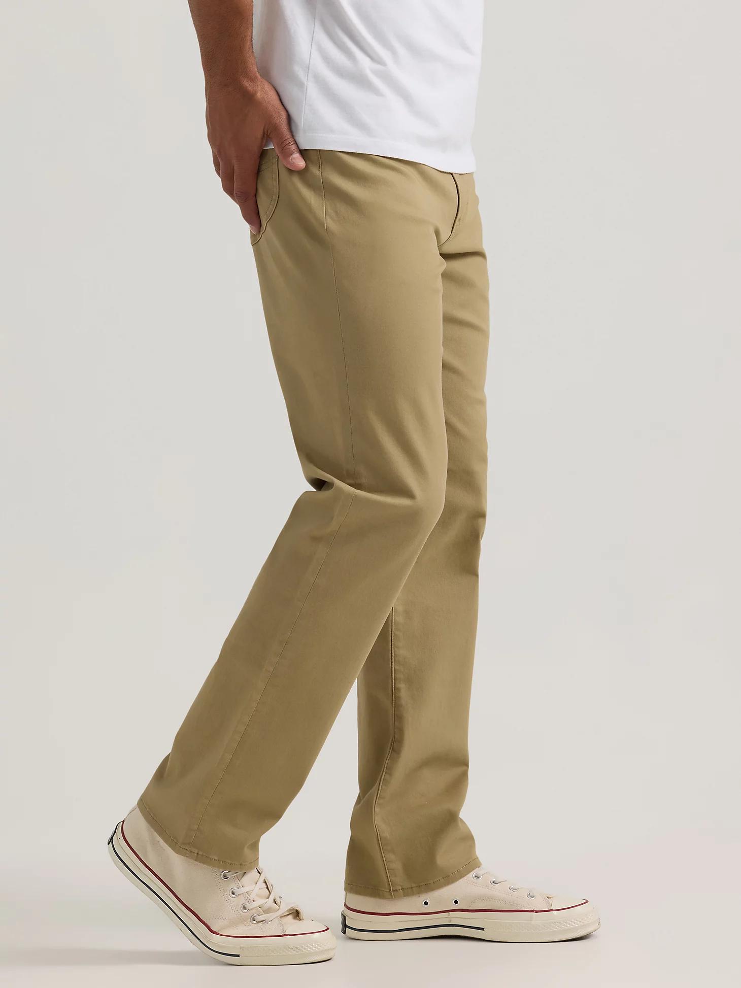 Men's Extreme Motion Relaxed Straight Twill Jean | Men's Jeans | Lee® Product Image