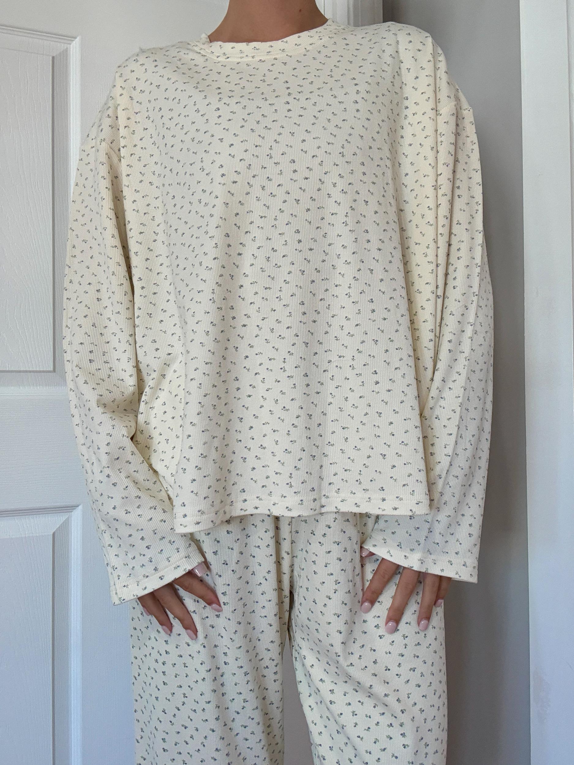 Light Pink Ditsy Floral Long Sleeve Pajama Top Product Image