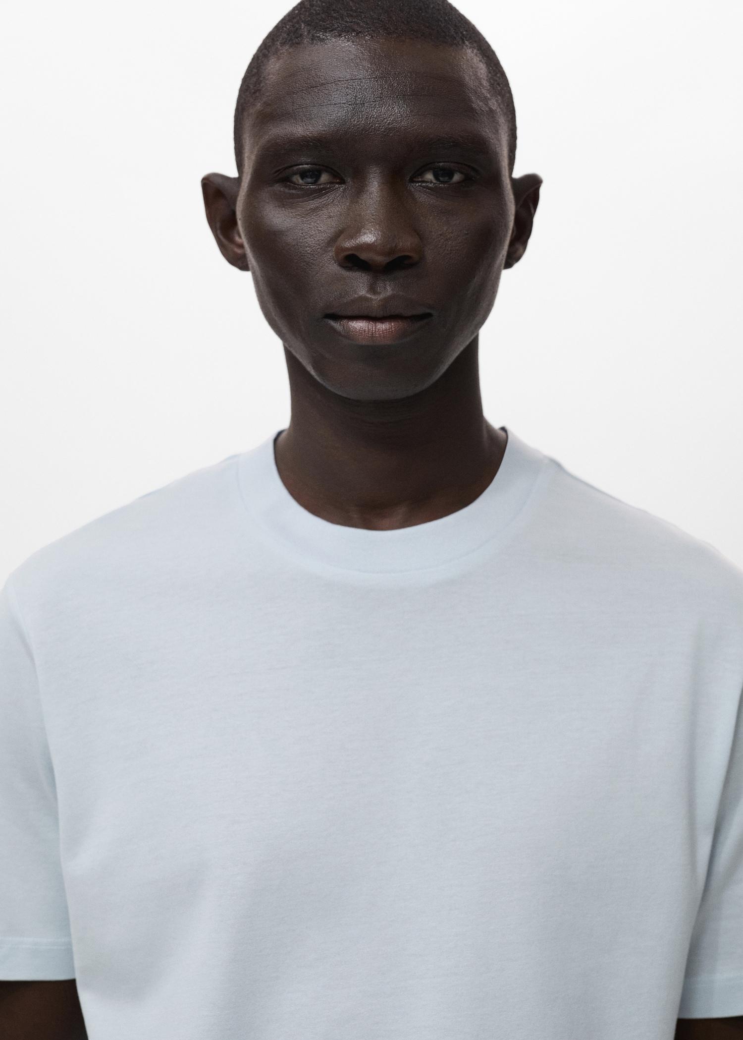 100% cotton slim-fit t-shirt - Men | MANGO USA Product Image