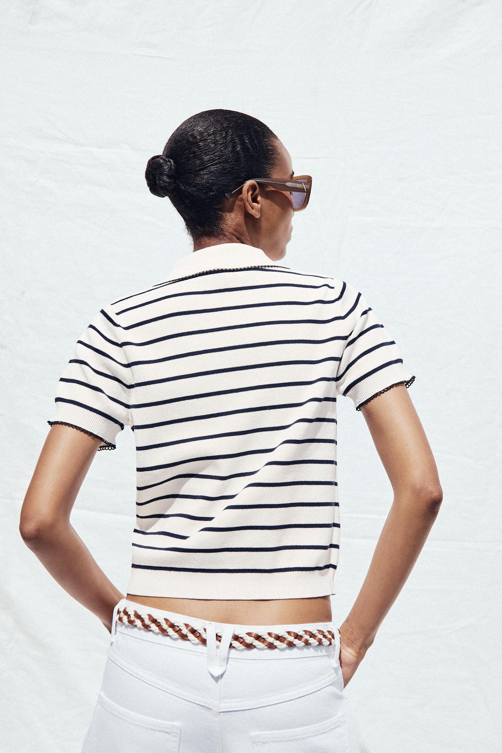 CONTRAST TRIM KNIT TOP Product Image