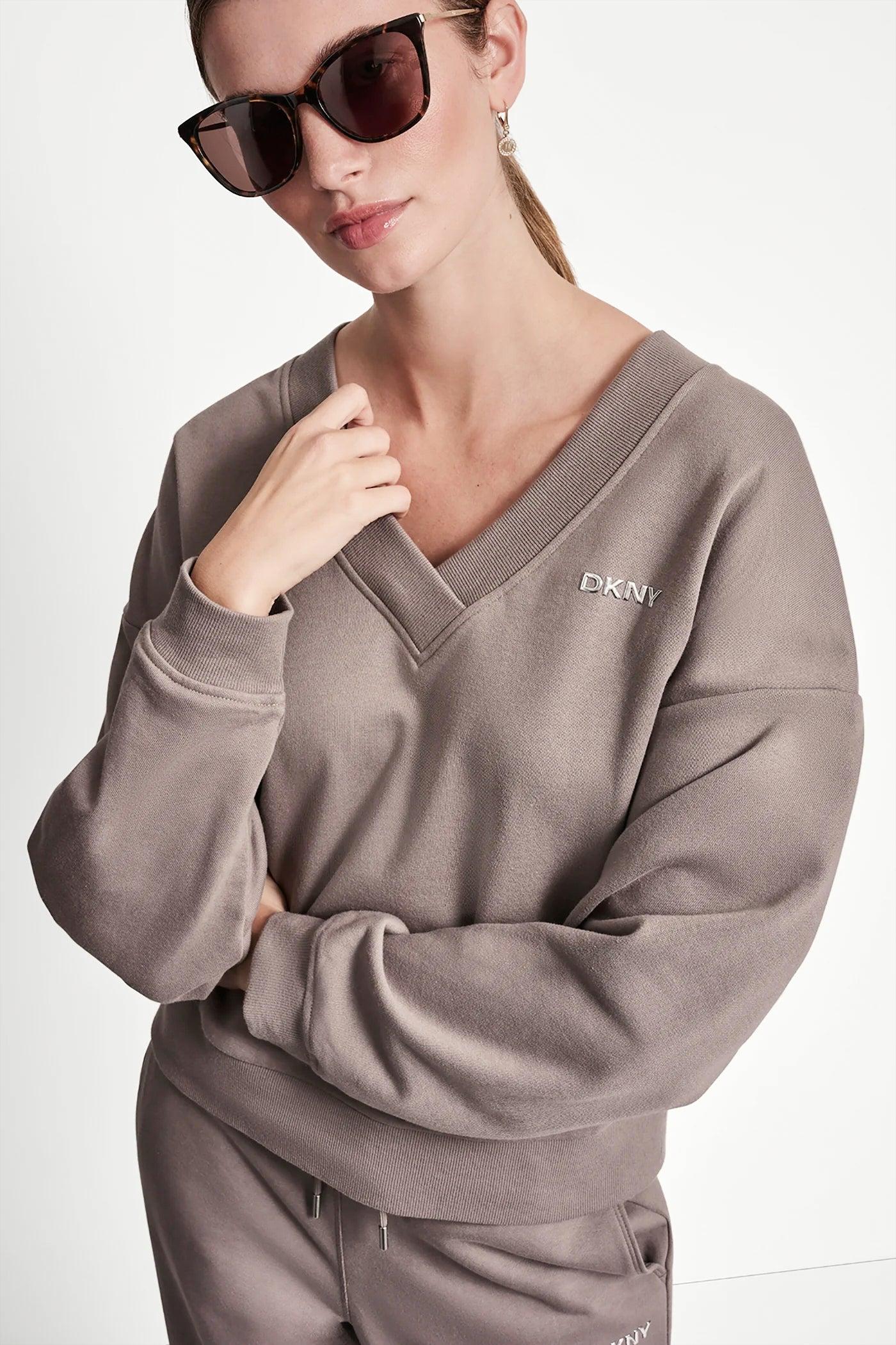 METALLIC BUBBLE LOGO V-NECK PULLOVER Product Image